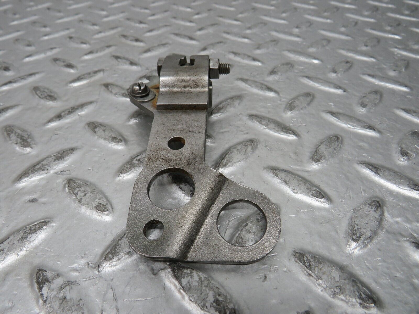 28191 Mercedes-Benz W123 280E Gearbox Linkage Bracket