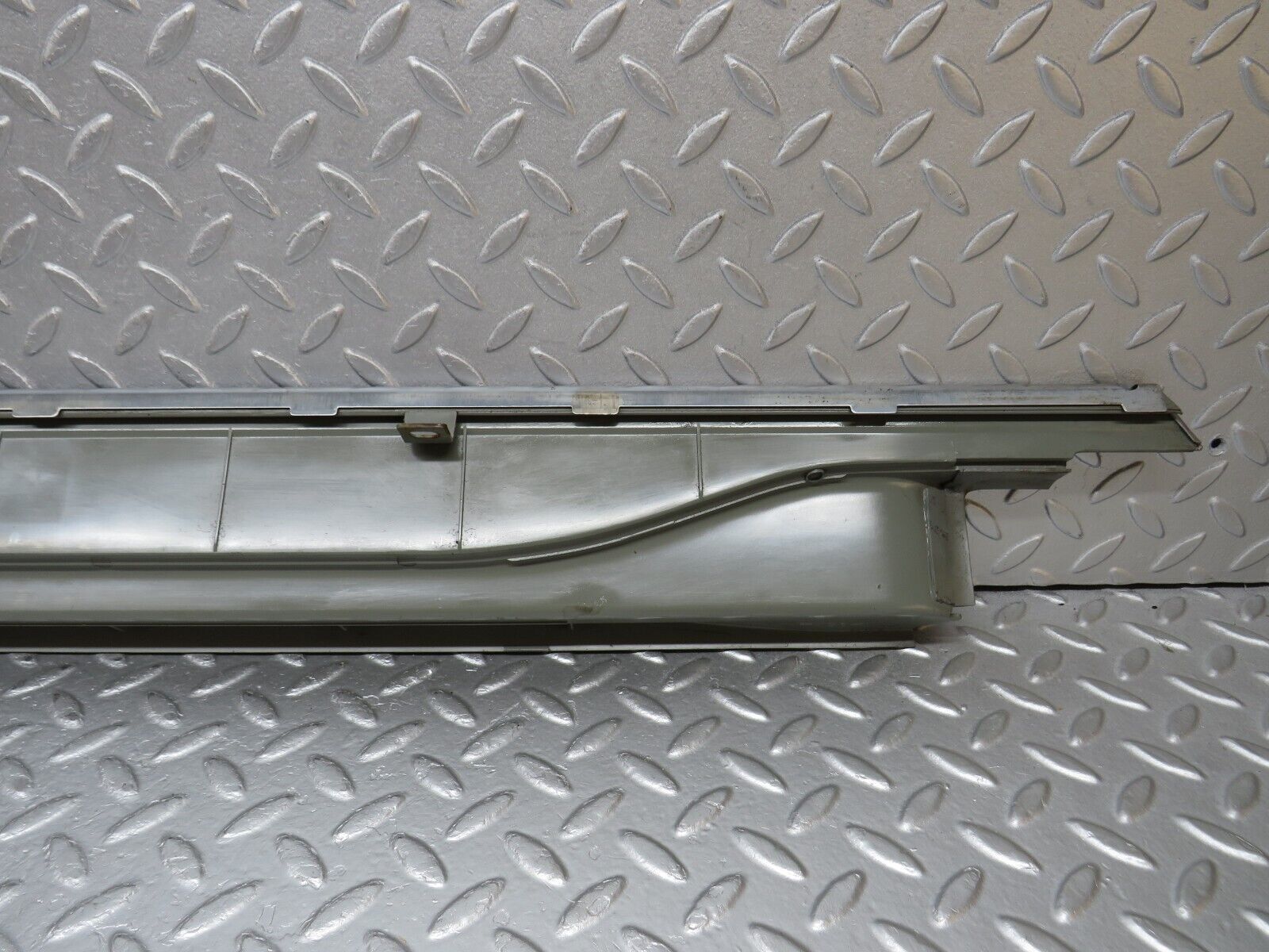 39522 Mercedes-Benz R129 320SL Coupe Right Door Sill Grey