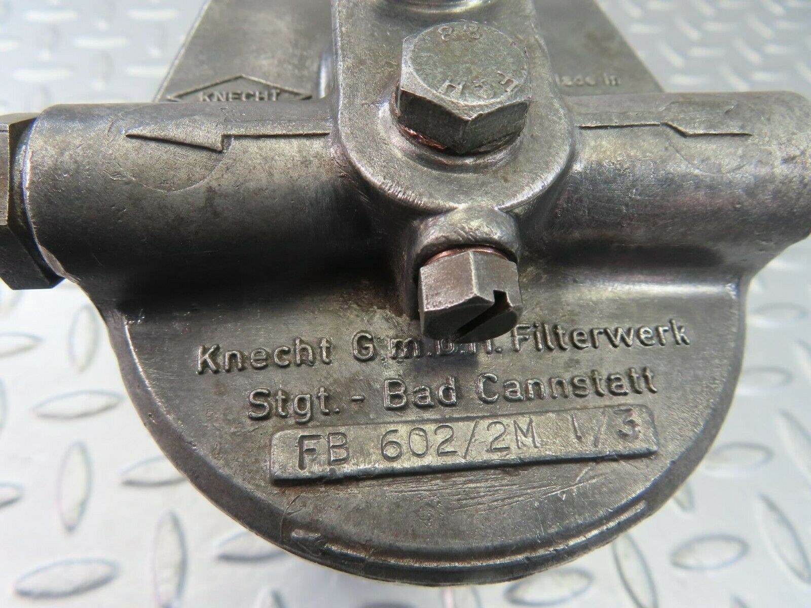 8914 Mercedes-Benz W108 Fuel Filter Housing Knecht