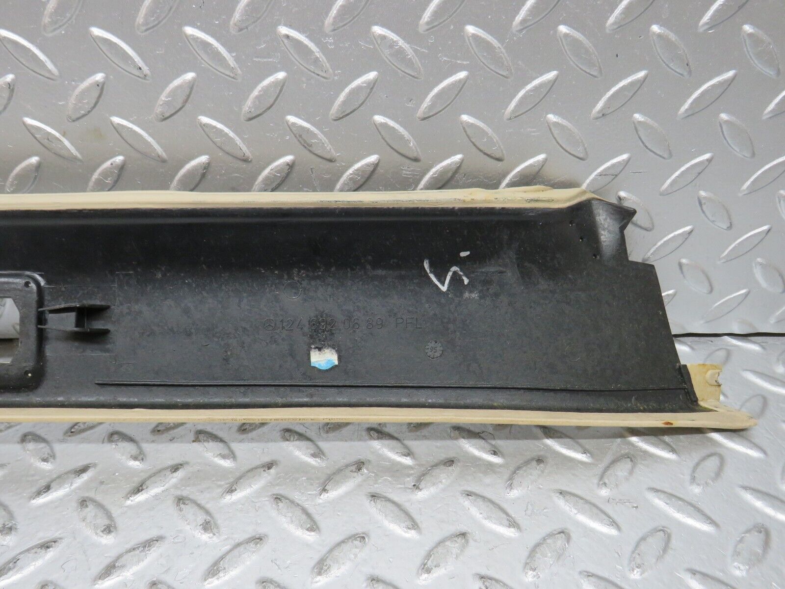 27535 Mercedes-Benz S124 300TE Wagon D Pillar Cover Right Side Beige 124692068