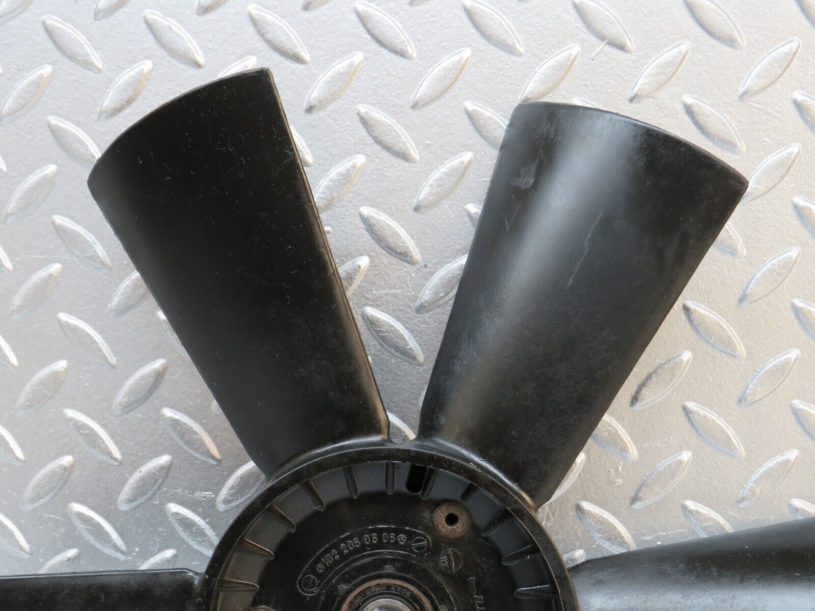 31762 Mercedes-Benz W201 190LE 1.8L Engine Cooling Fan 1022050506