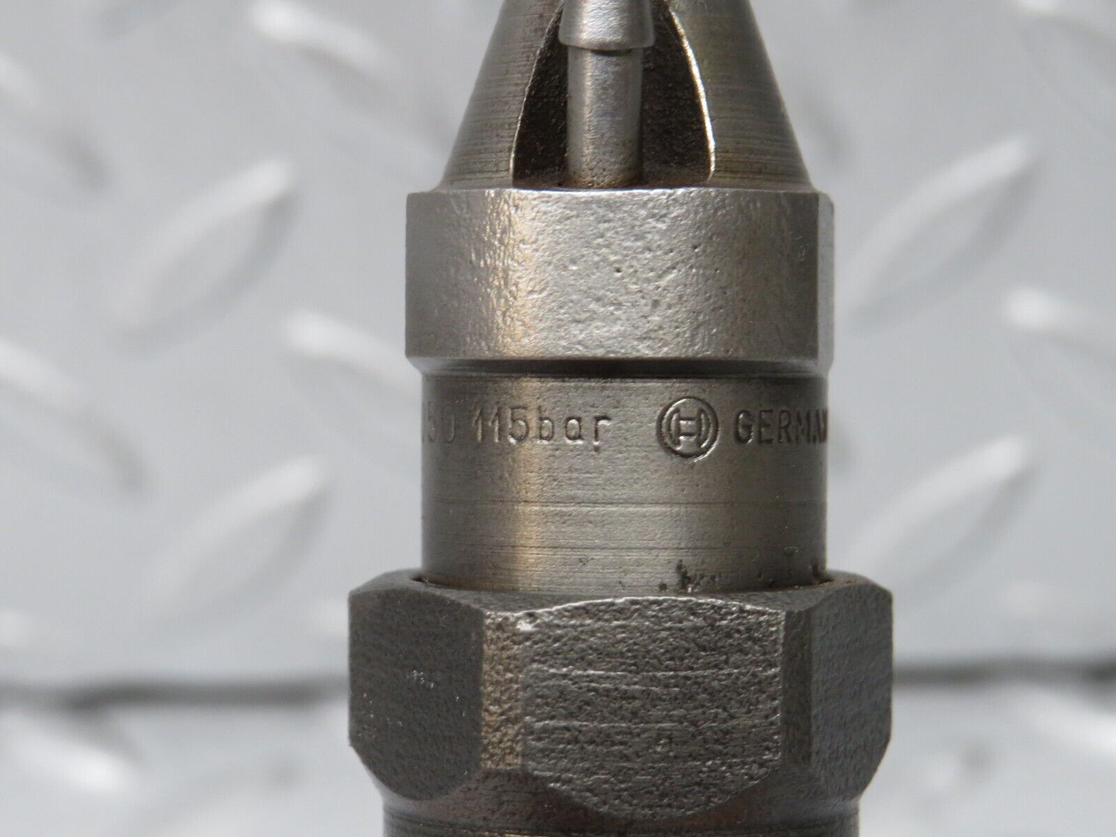 35891 Mercedes-Benz 240D OM616.912 Diesel Fuel Injector Bosch KCA30S35/4