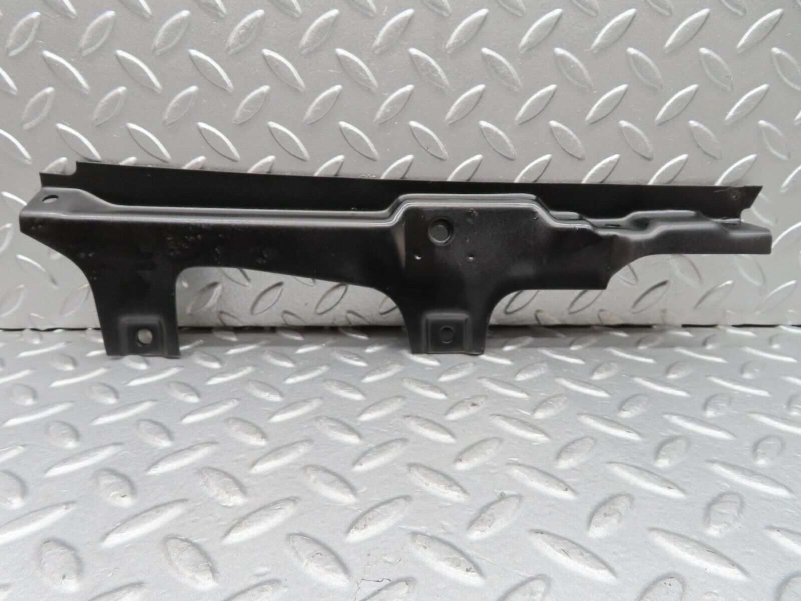 14056 Mercedes-Benz C107 280SLC Rear Left Inner Window Seal Holder Bracket