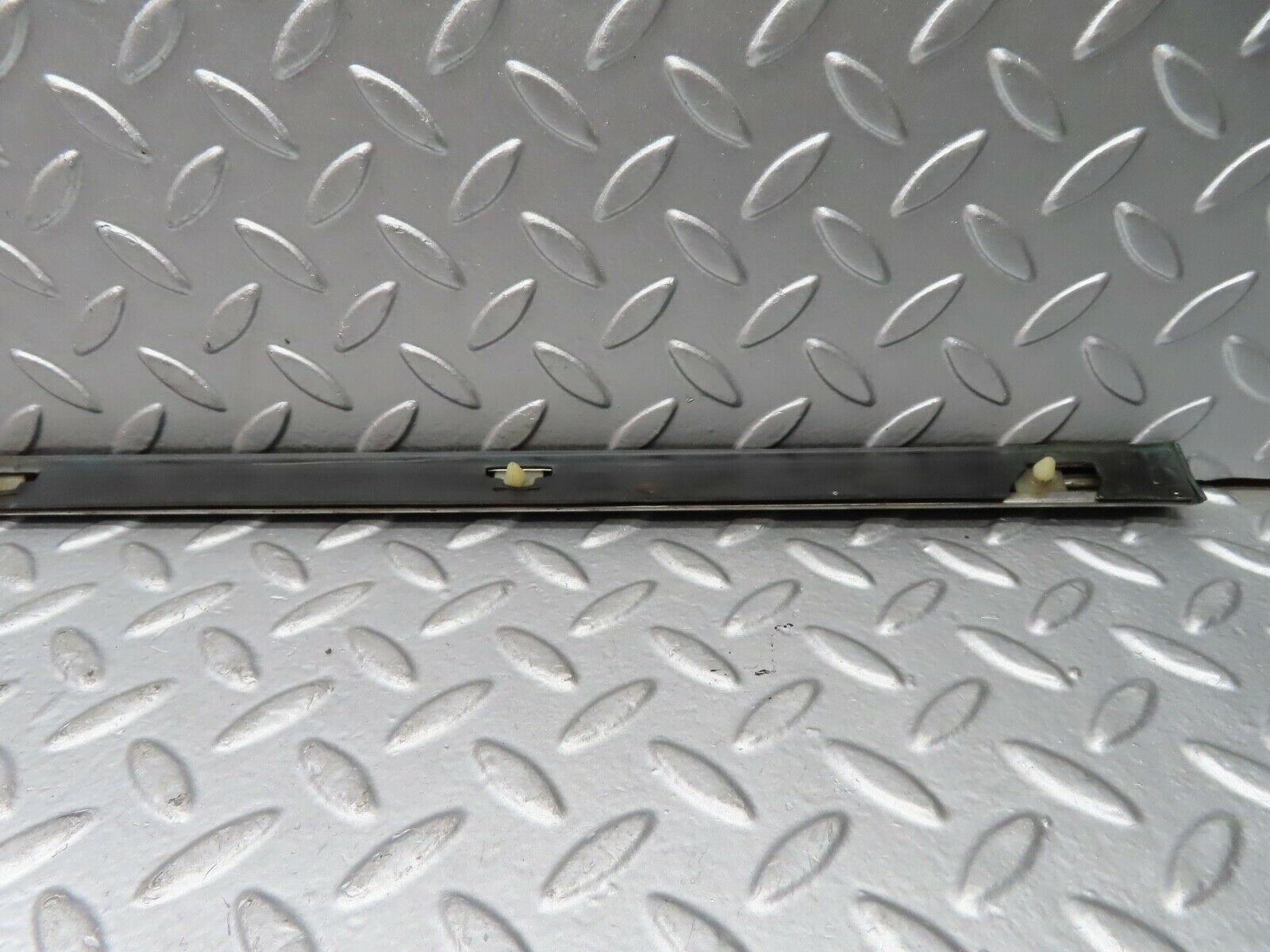 20962 Mercedes-Benz W114 250CE Coupe Left Door Centre Moulding Trim