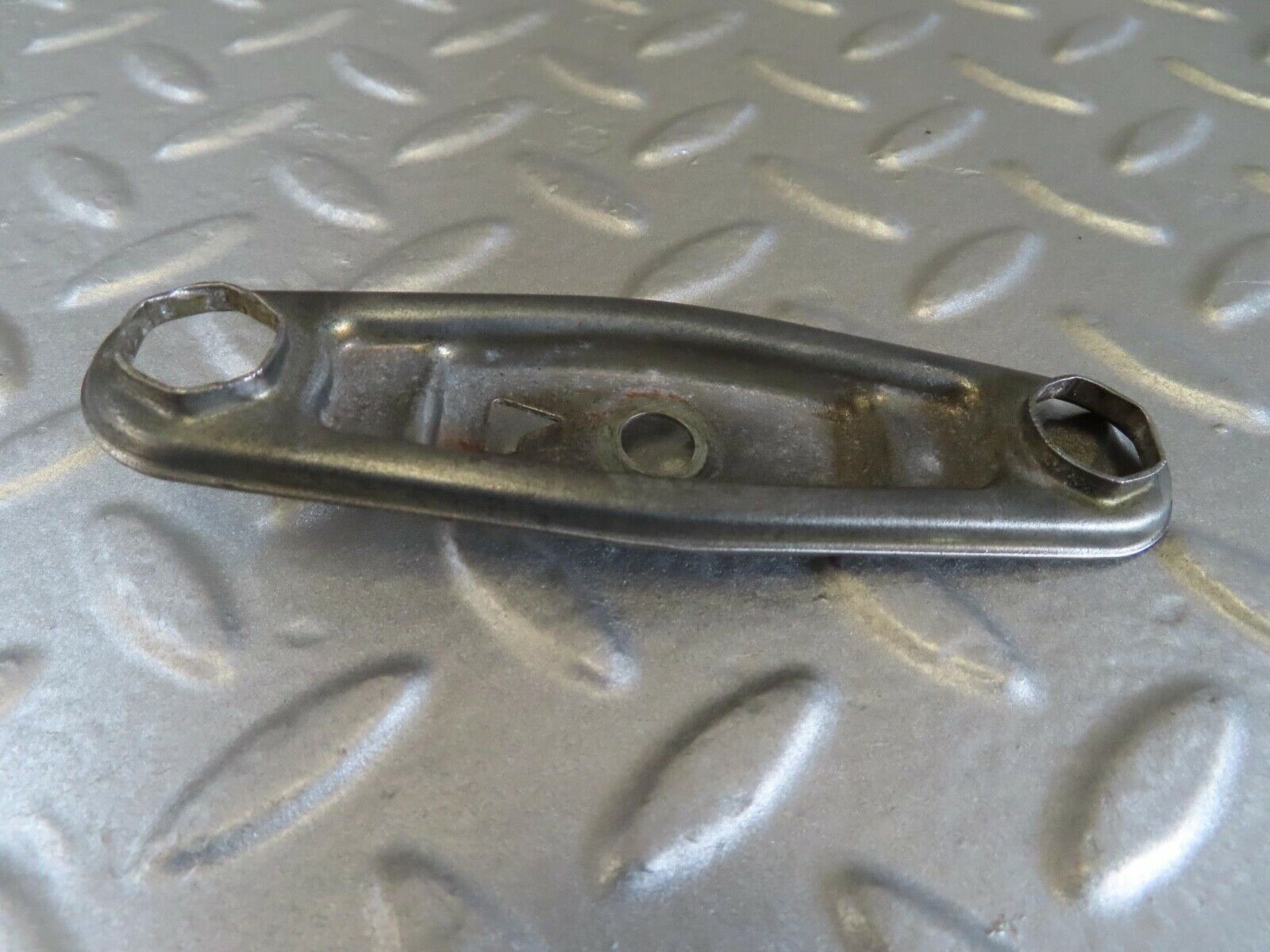 14038 Mercedes-Benz C107 280SLC Fuel Injector Bracket