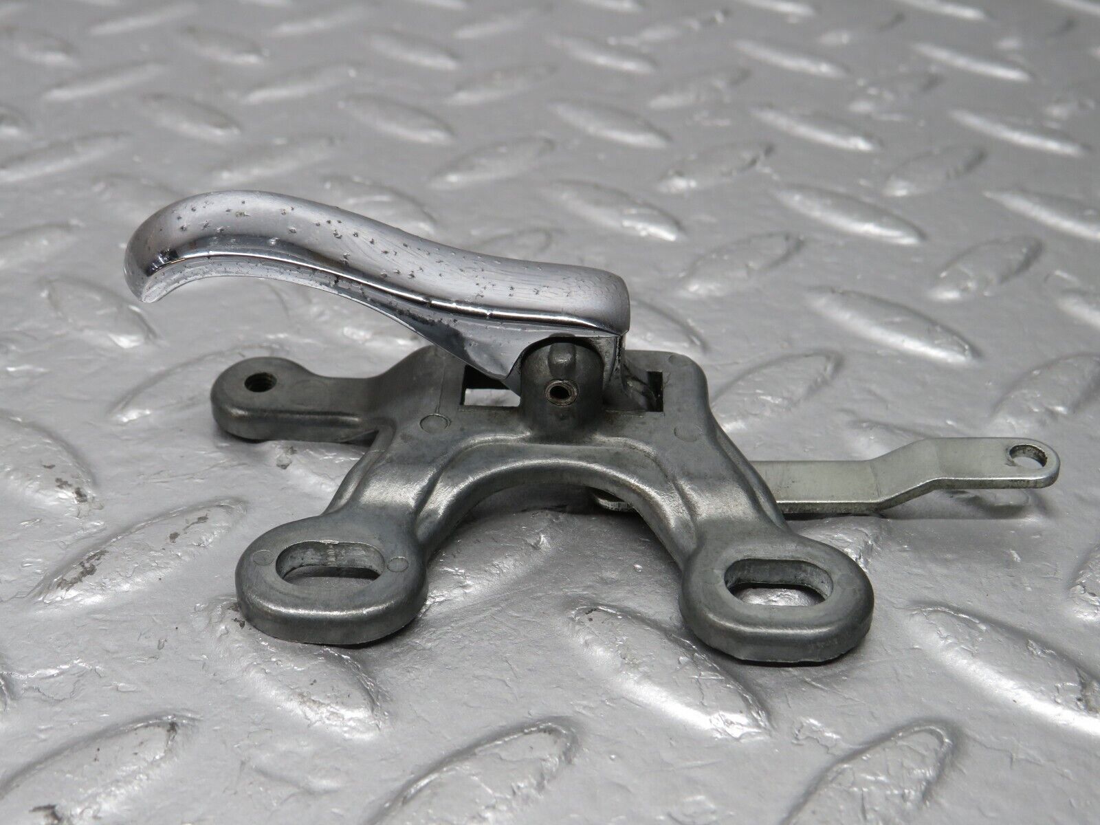 40255 Mercedes-Benz W110 230 Rear Right Interior Door Handle Chrome 1107660419