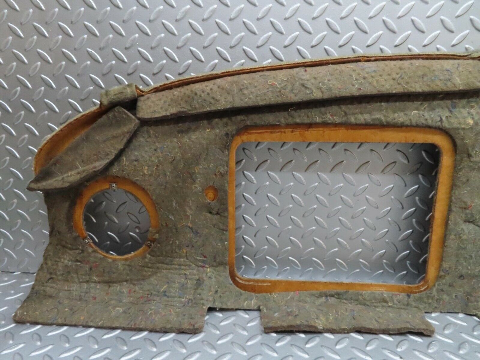 7043 Mercedes-Benz W123 230E Parcel Shelf