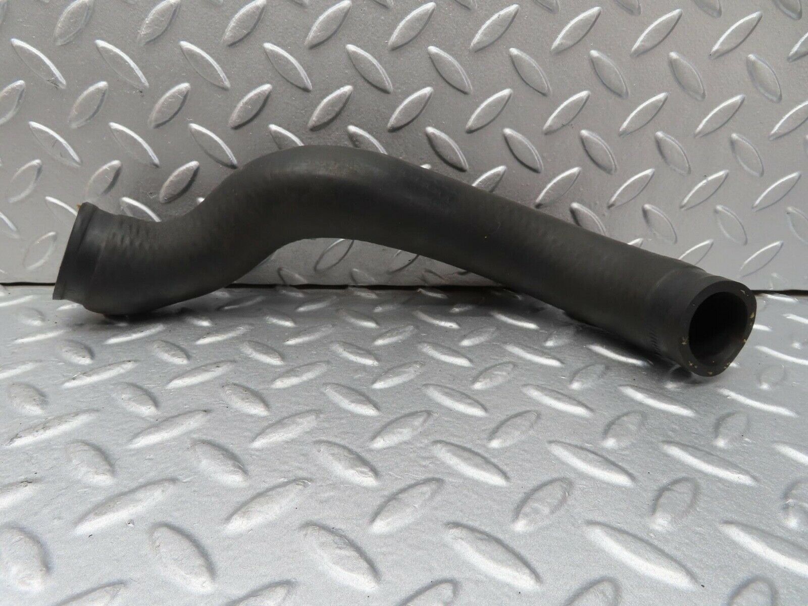 14135 Mercedes-Benz C107 280SLC Radiator Coolant Hose 1075010282