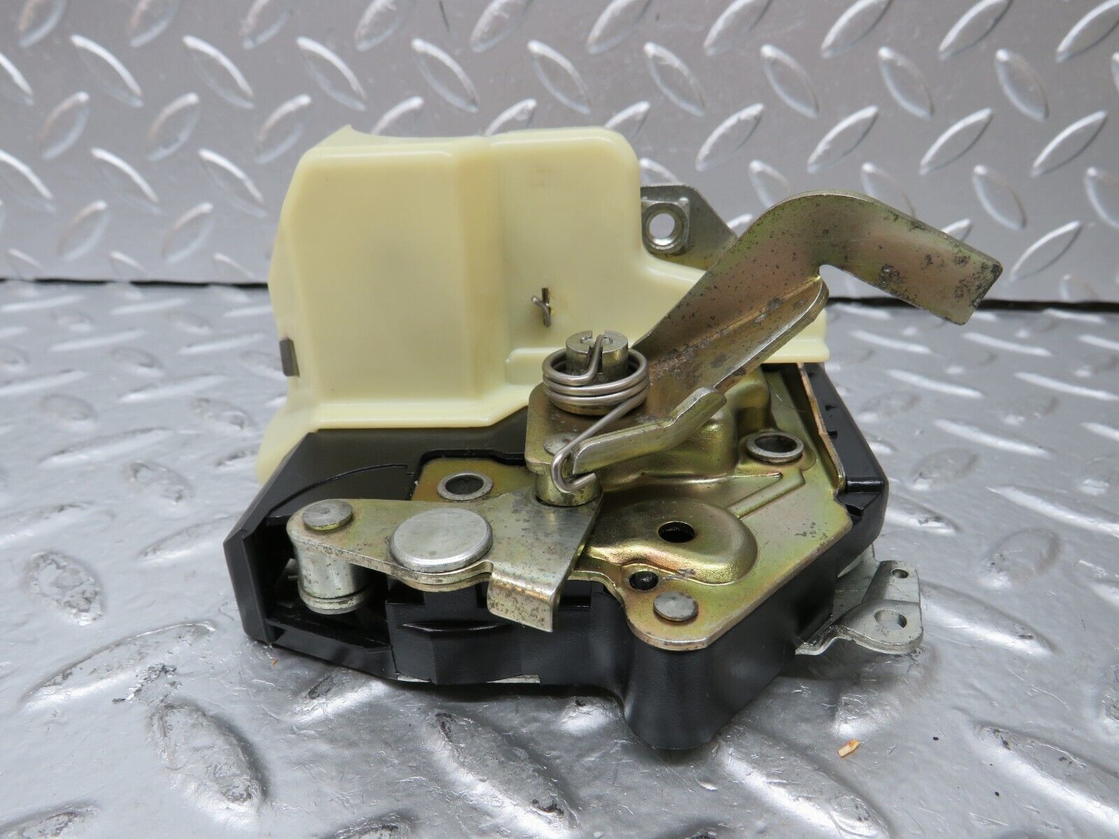 25869 Mercedes-Benz W124 280E Rear Right Door Lock Mechanism