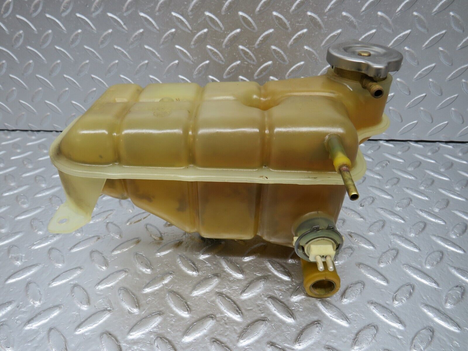 34104 Mercedes-Benz W124 260E Coolant Tank Reservoir 1245000649 1235010215