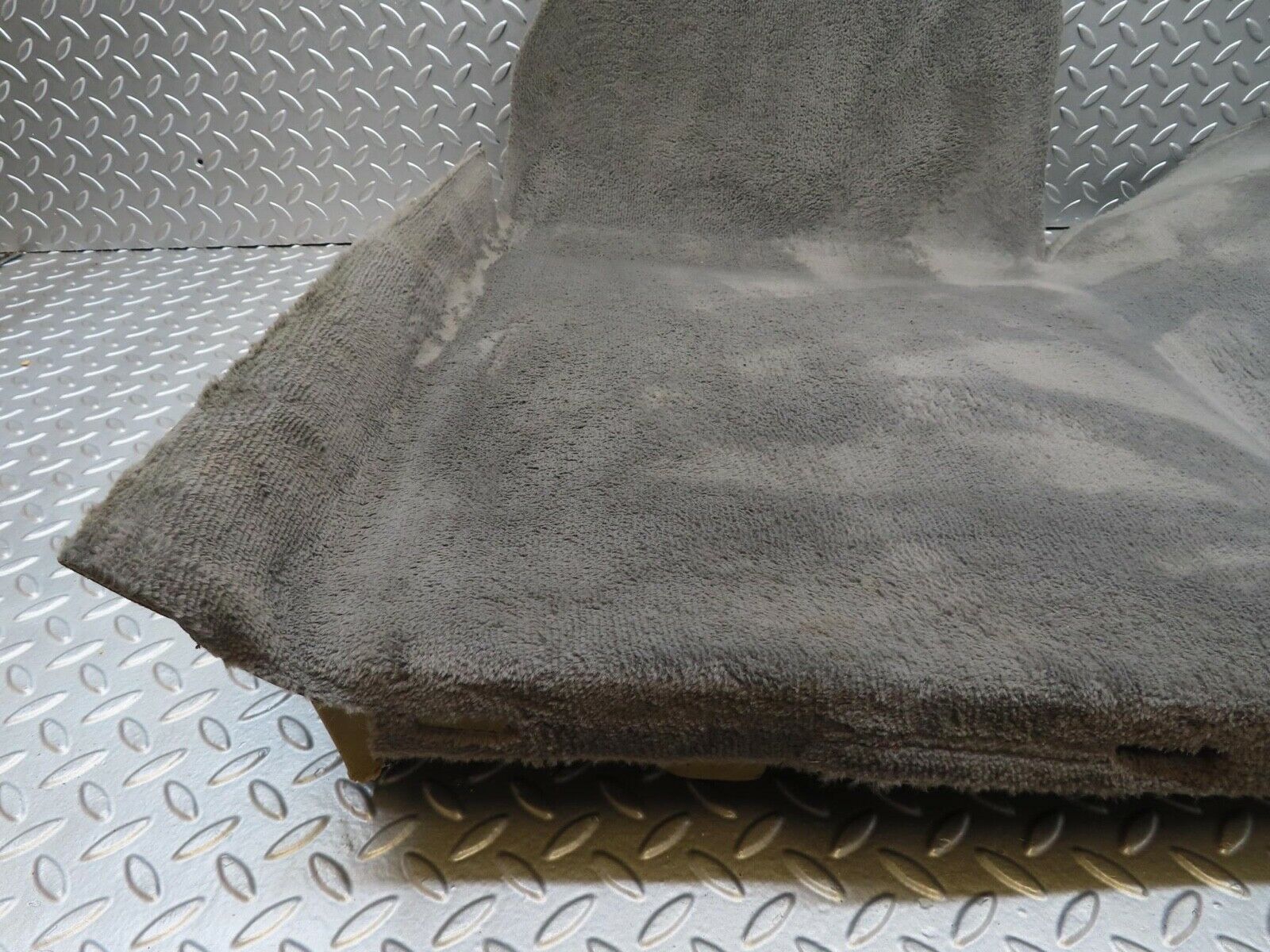 15132 Mercedes-Benz W140 S320 Front Left Foot Well Carpet 1406800340