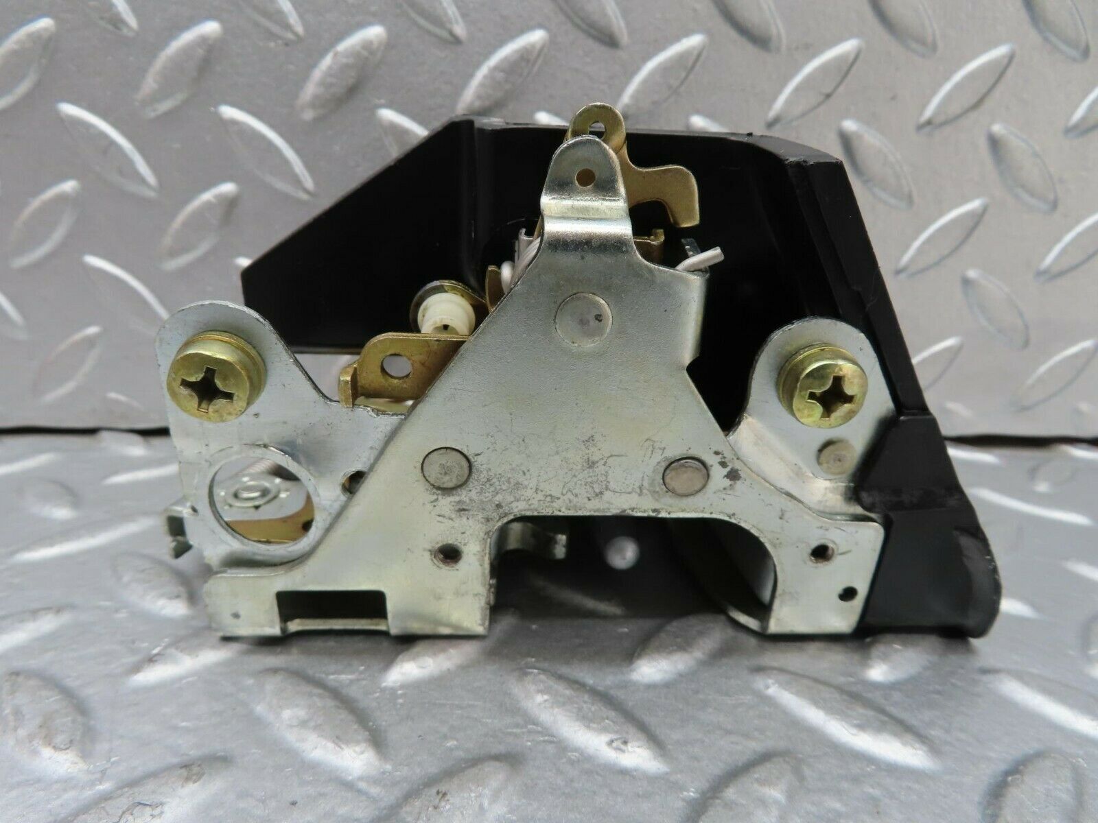 15232 Mercedes-Benz W123 230E Rear Right Door Lock Mechanism 1237330208