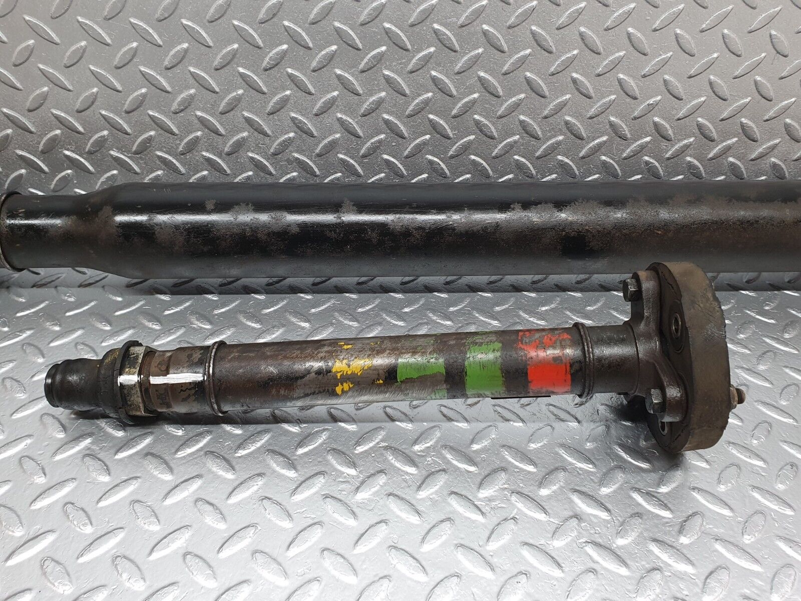 40844 Mercedes-Benz W123 300D Cardan Shaft Prop Shaft 1234110015 1234100981