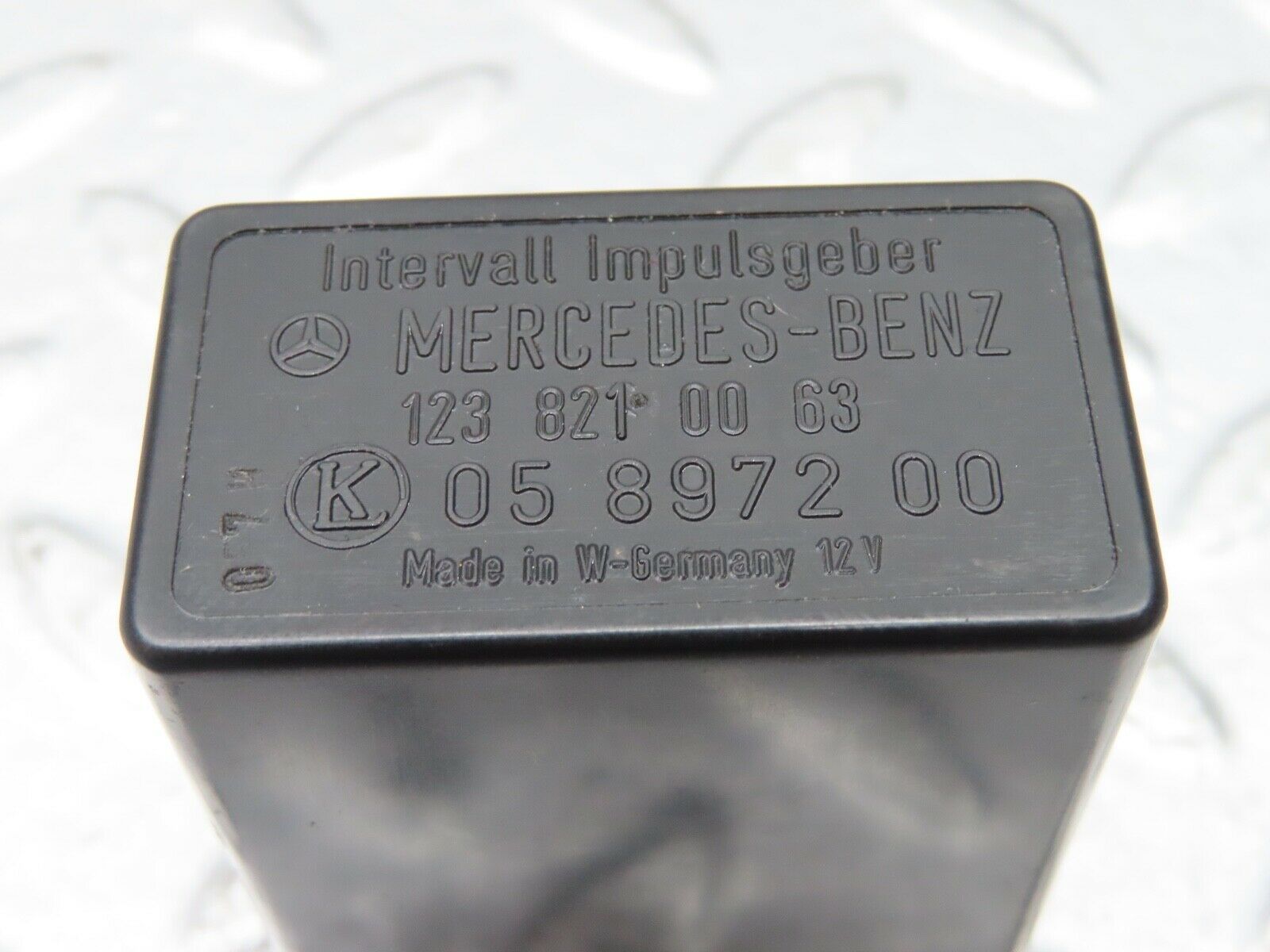 18195 Mercedes-Benz W123 200 Wiper Control Relay 1238210063