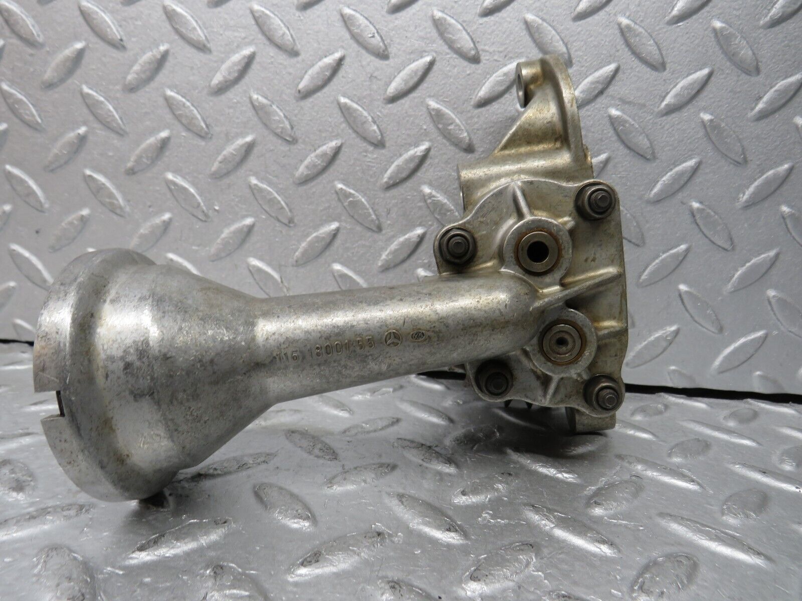 37646 Mercedes-Benz W109 300SEL Oil Pump 1161800155 1161810212