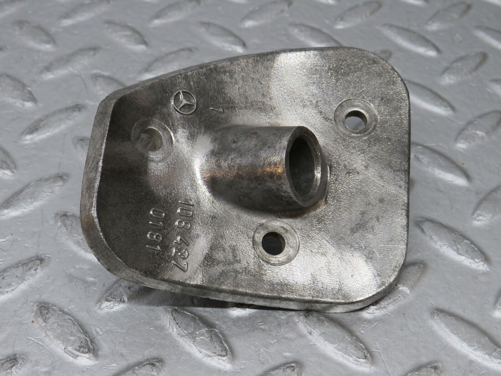 35822 Mercedes-Benz W108 Handbrake Cable Regulator 1084270181