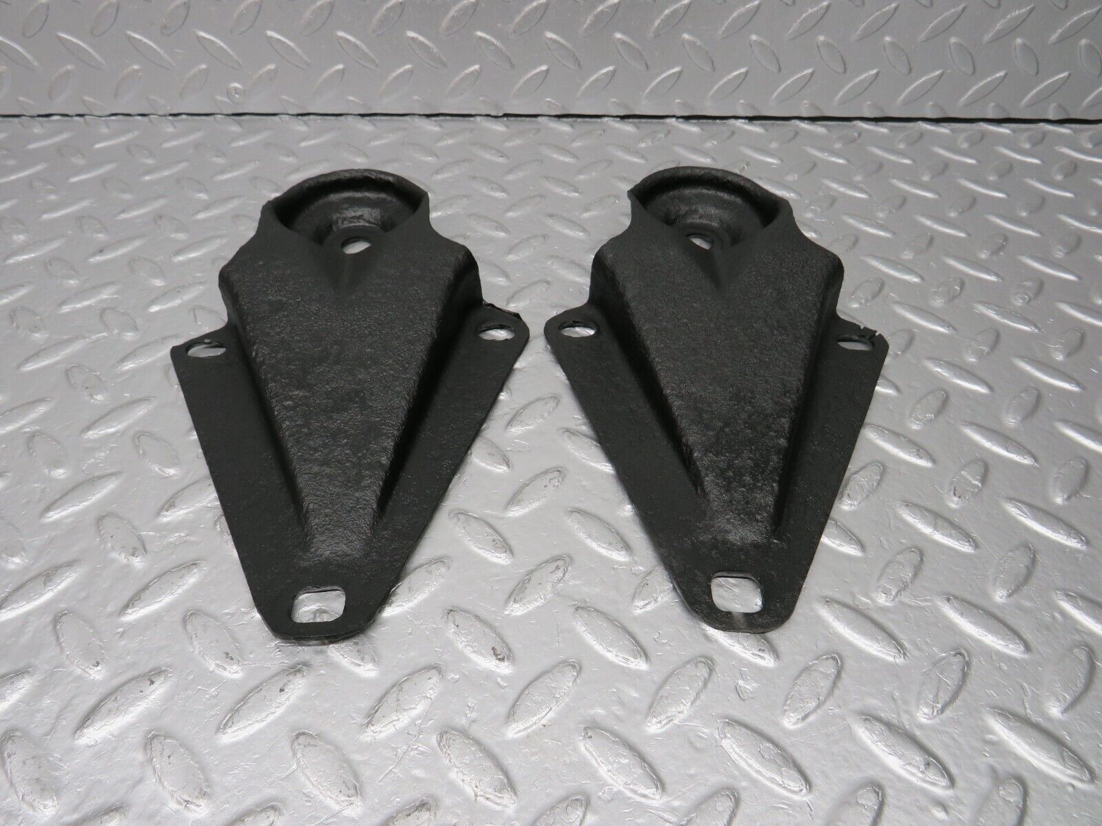 40377 Mercedes-Benz W110 230 Rear Suspension Axle Mounting Bracket