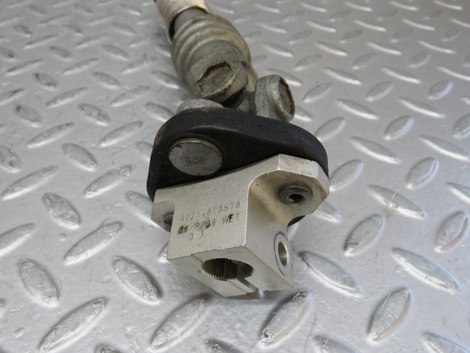 35186 Mercedes-Benz W221 Steering Column Joint Shaft Connector 2214620578