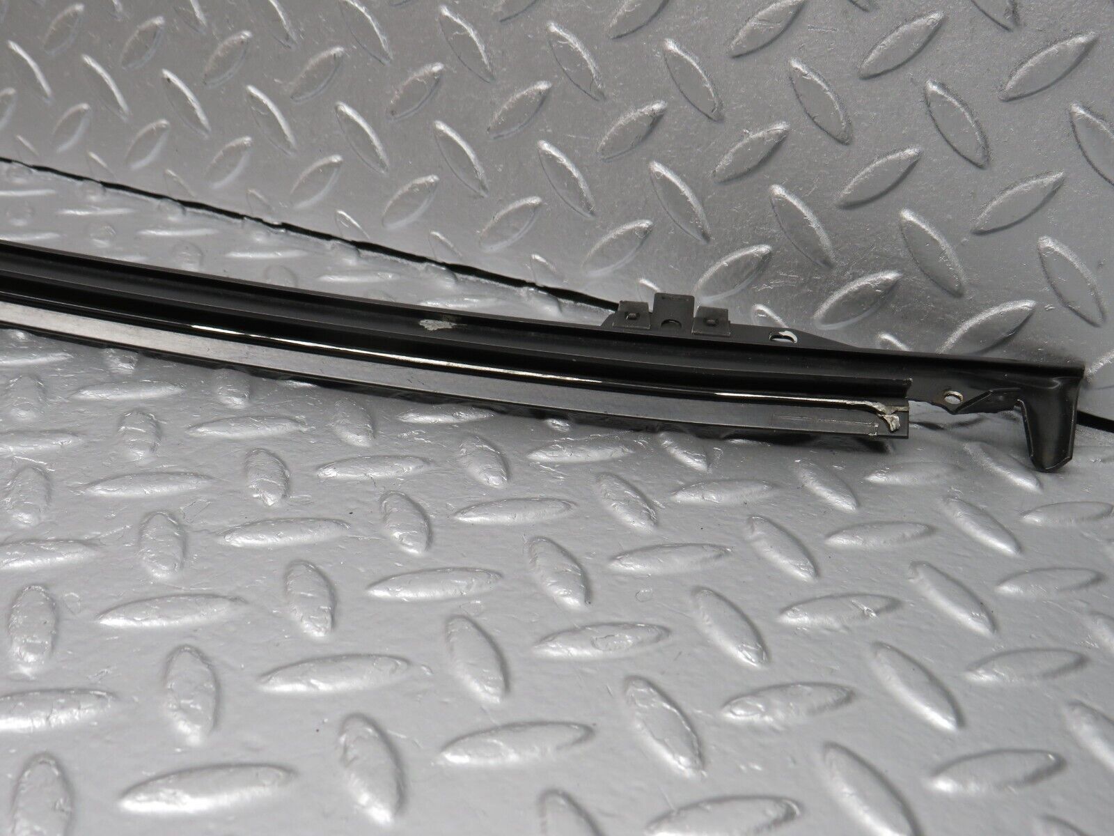 39804 Mercedes-Benz R129 320SL Coupe Front Windscreen Top Moulding Trim