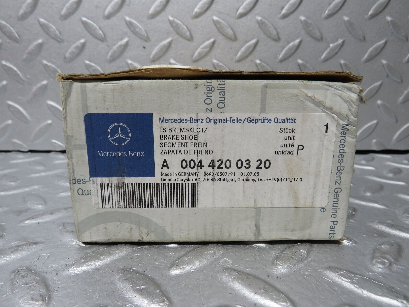 38212 Mercedes-Benz W210 Genuine Front Brake Pads New 0044200320