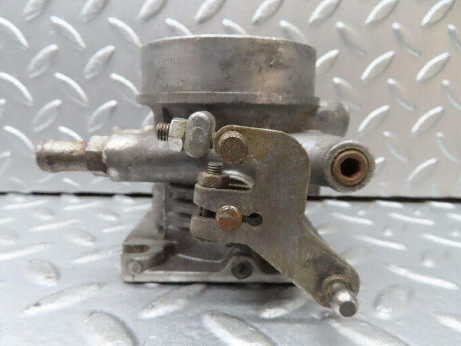 20355 Mercedes-Benz W114 280CE Coupe Throttle Body Valve