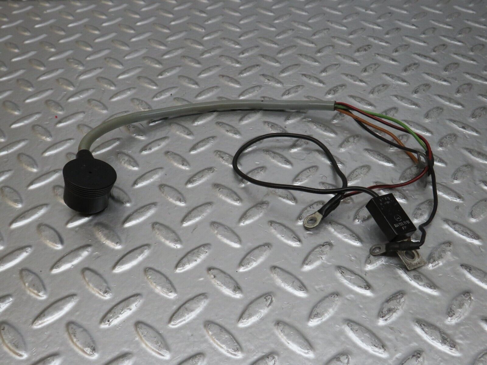 25417 Mercedes-Benz W123 200 Ignition Wire 0011567101