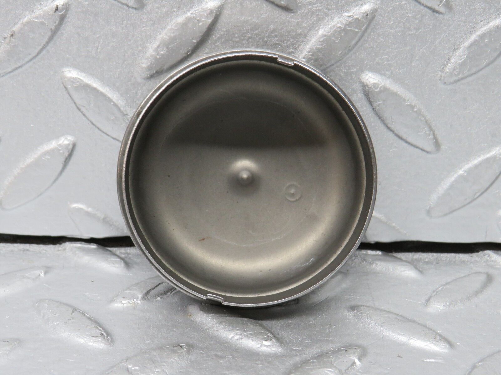 38480 Mercedes-Benz R129 280SL Coupe Wheel Hub Locking Cap With Bearing