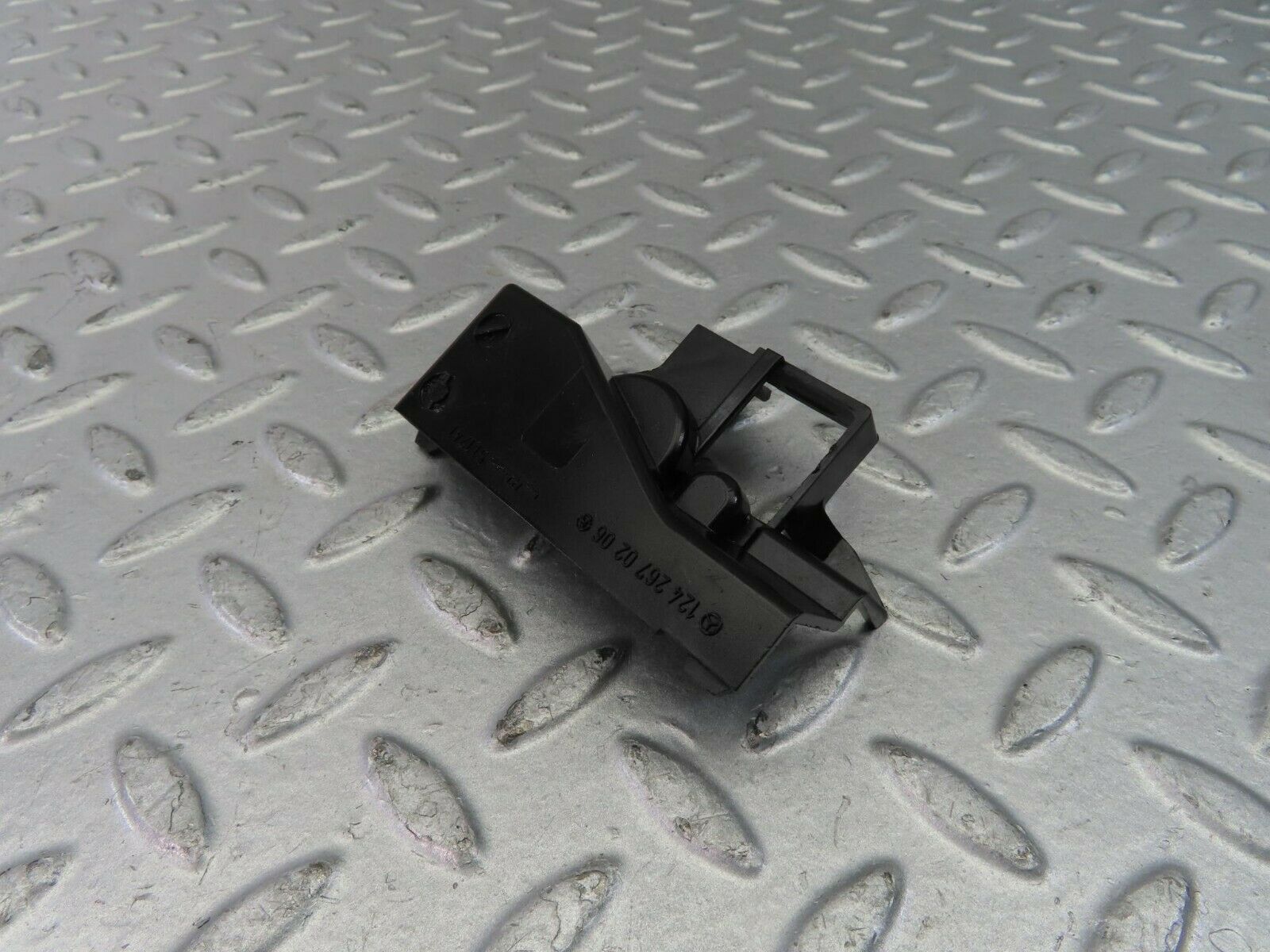 10398 Mercedes-Benz W201 190E Gear Selector Trim 1242670206