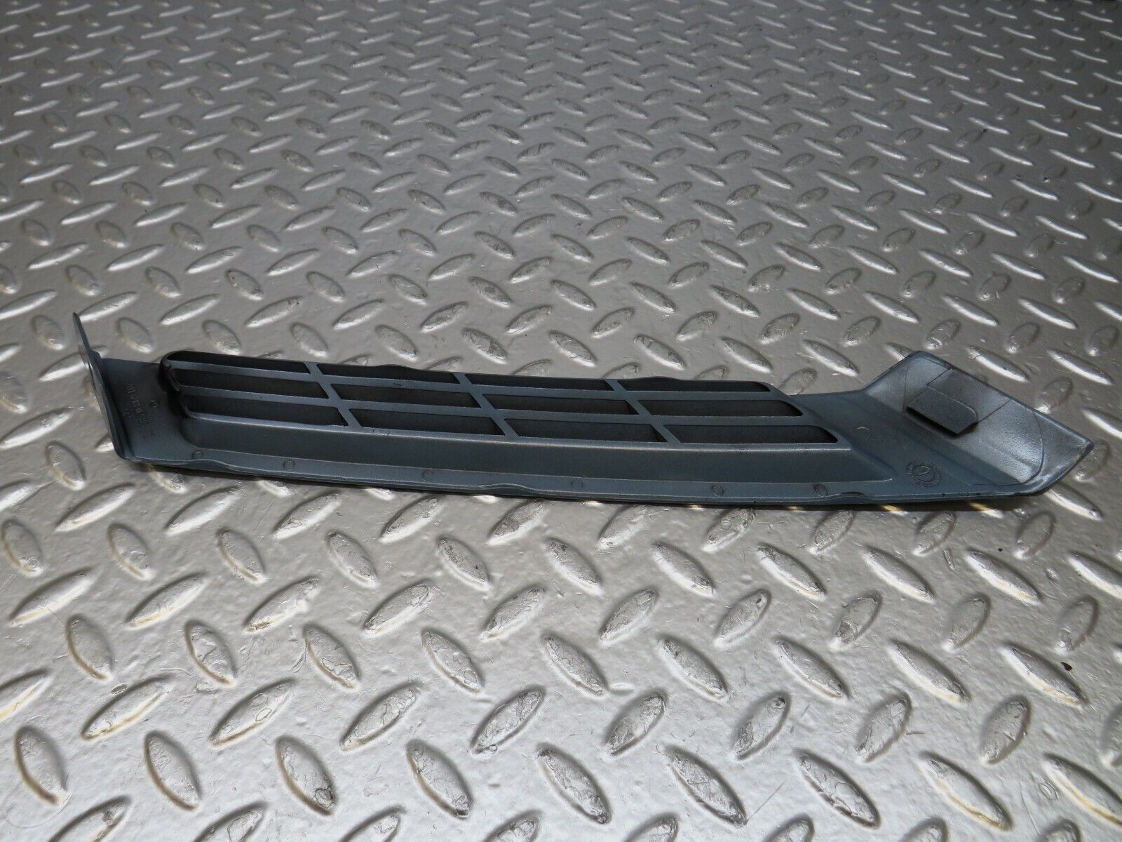 25153 Mercedes-Benz W201 190D C Pillar Exterior Cover Right Side 2016980289