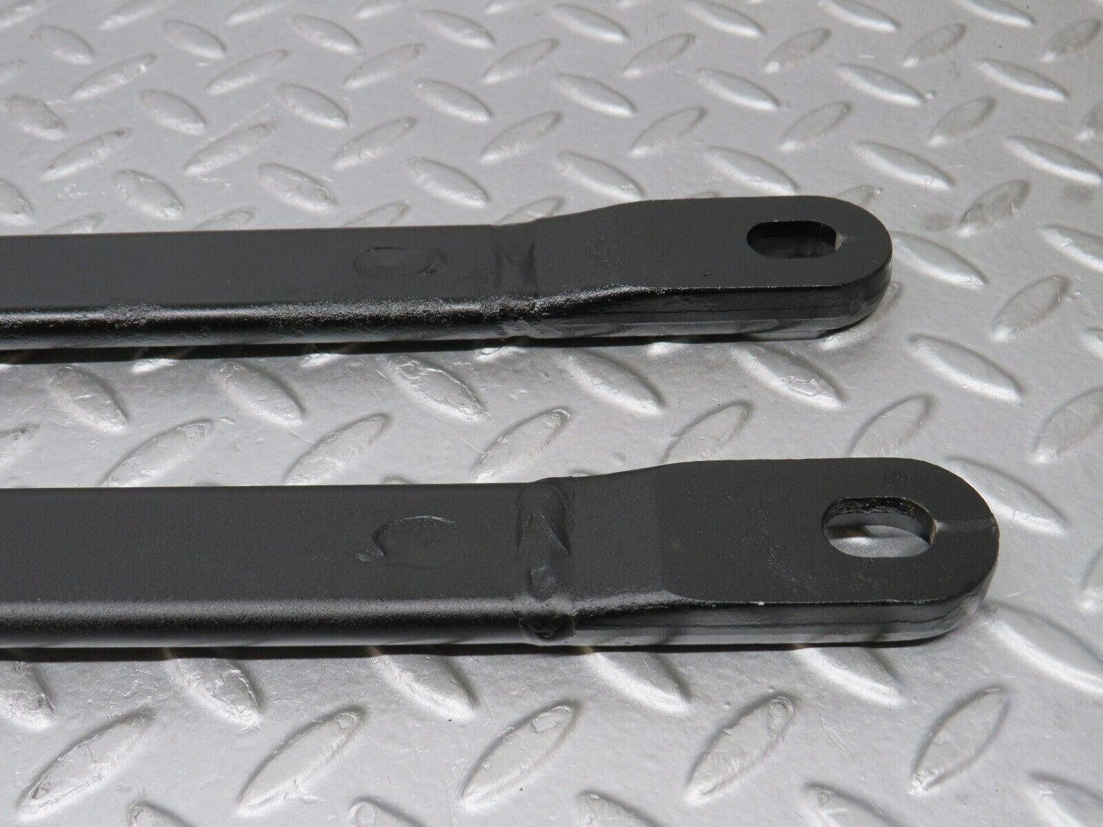 38192 Mercedes-Benz A124 320E Cabriolet Front Suspension Anti Roll Bar Support 2x