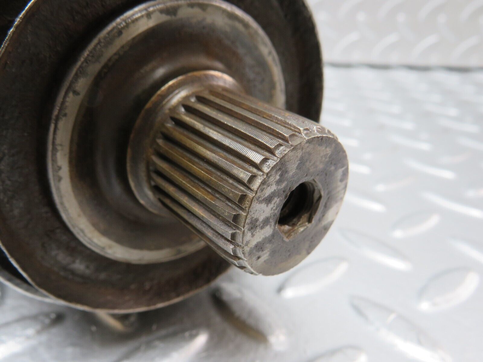 34666 Mercedes-Benz C126 380SEC Coupe Axle Shaft Drive Shaft 1263500410