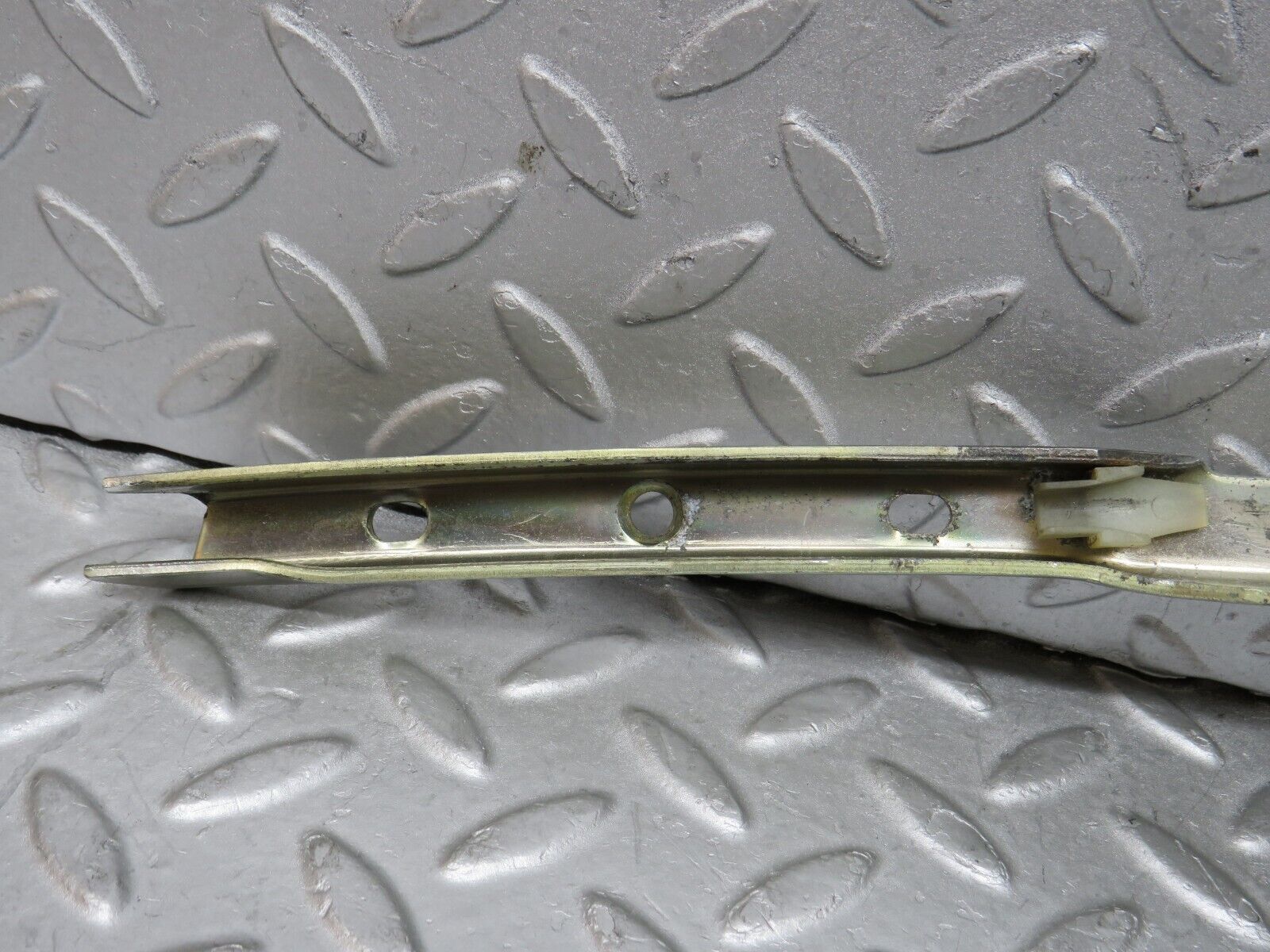 37801 Mercedes-Benz A124 320E Cabriolet Front Right Window Channel