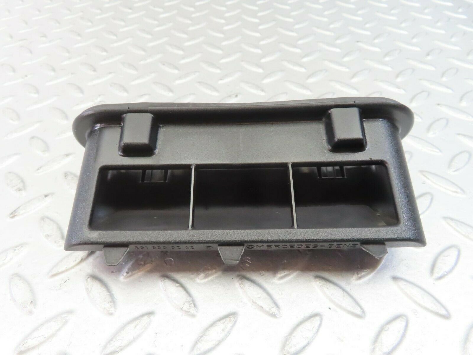 10371 Mercedes-Benz W201 190E Trunk Breather Ventilation Valve 2018300242