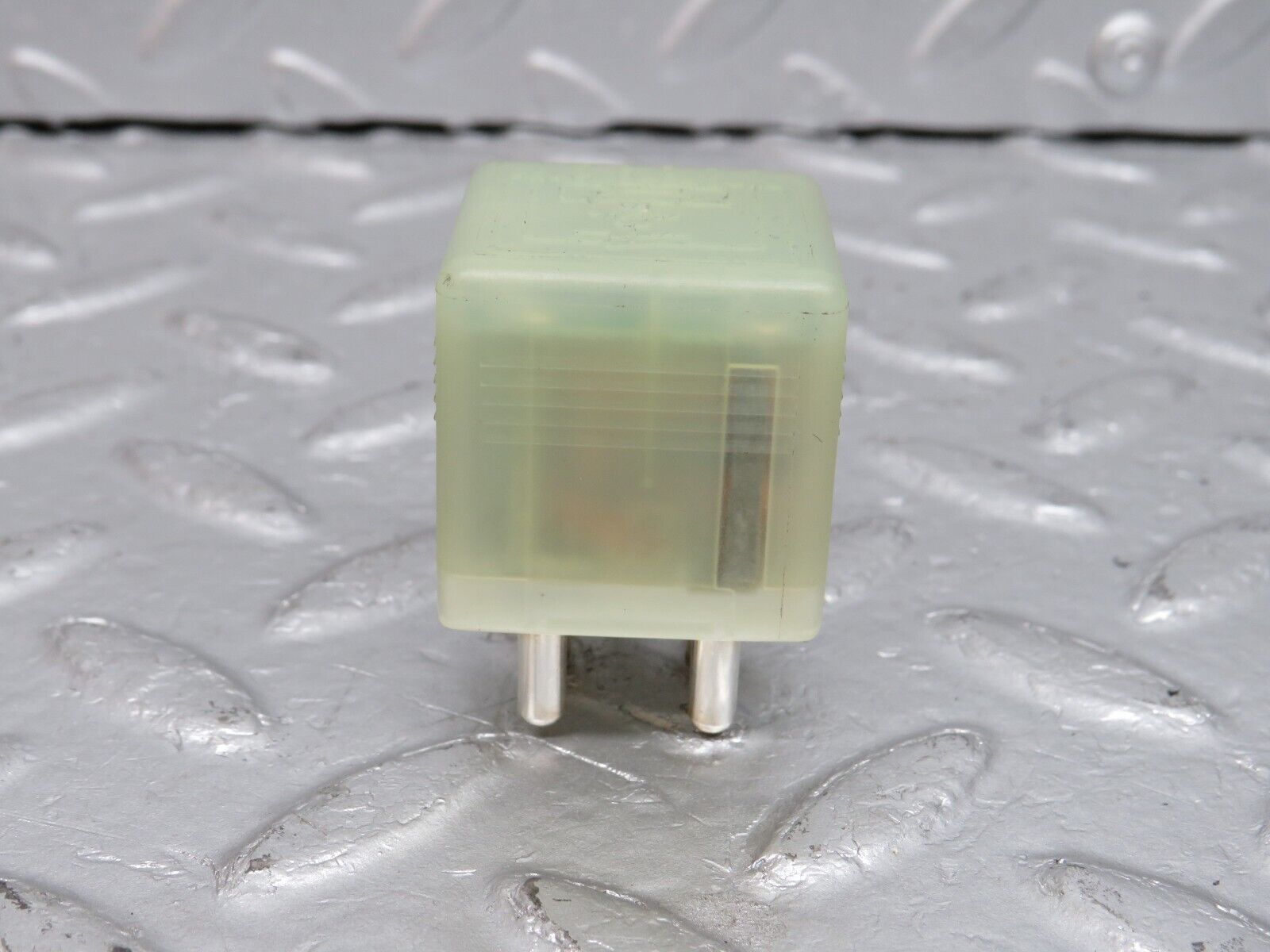 39645 Mercedes-Benz R129 320SL Coupe Door Window Control Relay 0015427819