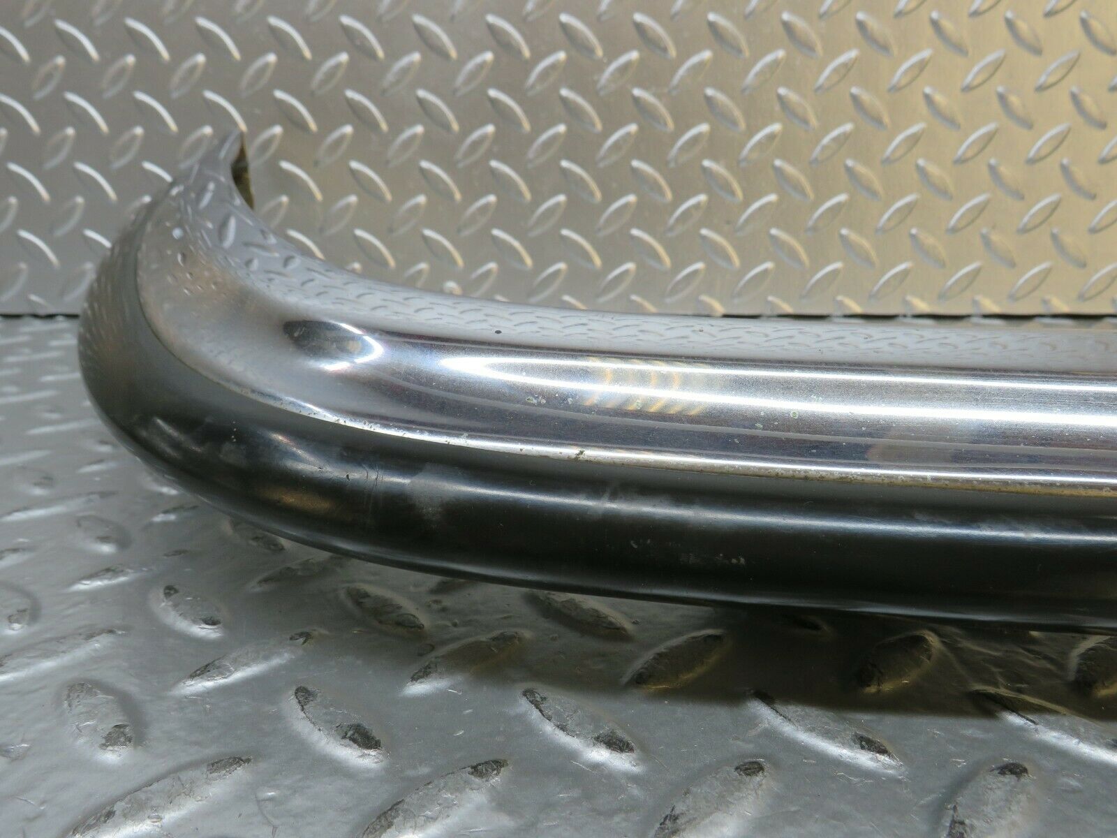 23237 Mercedes-Benz W116 350SE Front Right Upper Bumper Corner 1168800270