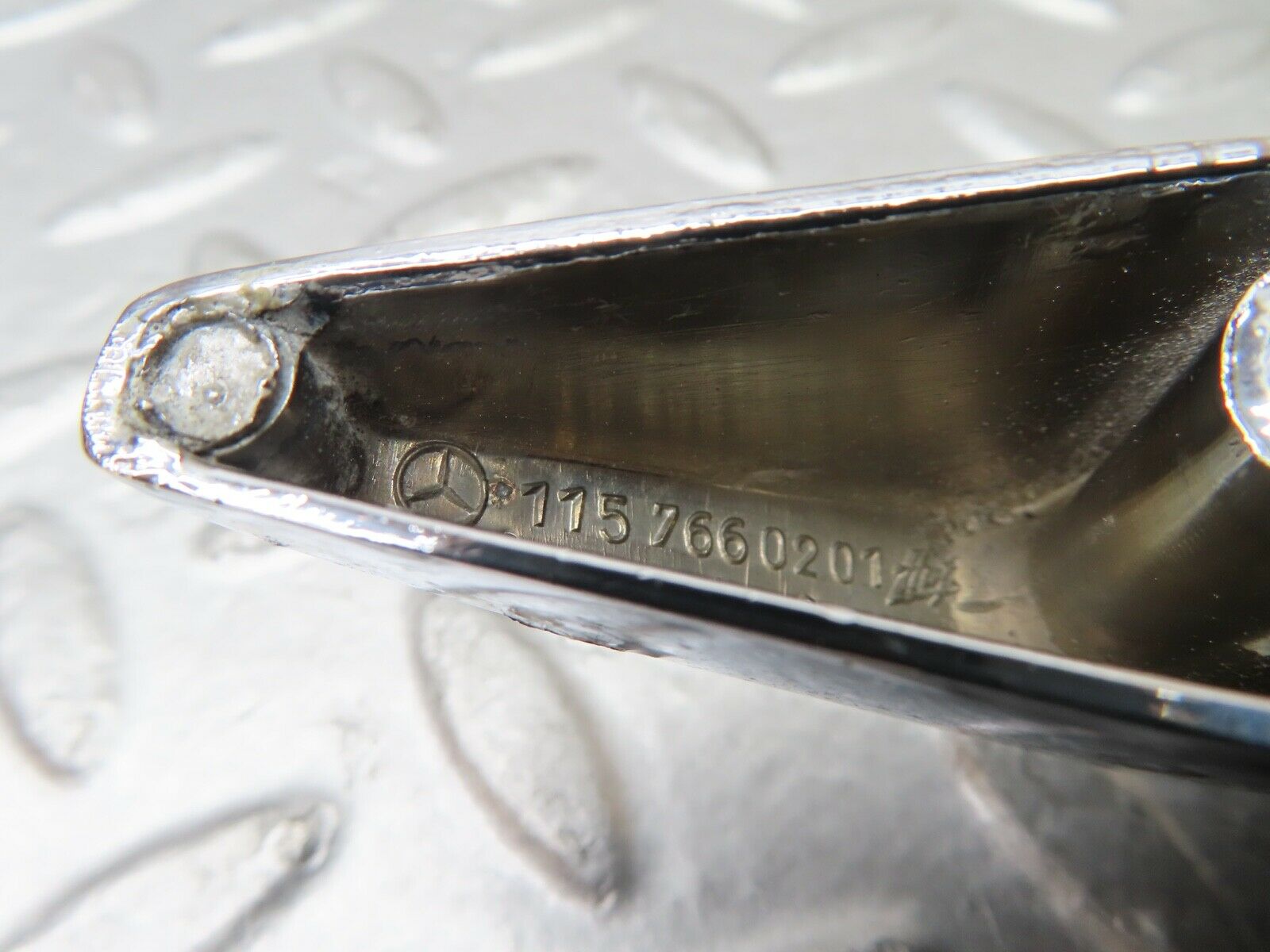 20835 Mercedes-Benz W114 250CE Coupe Door Handle Right No Key 1157660201