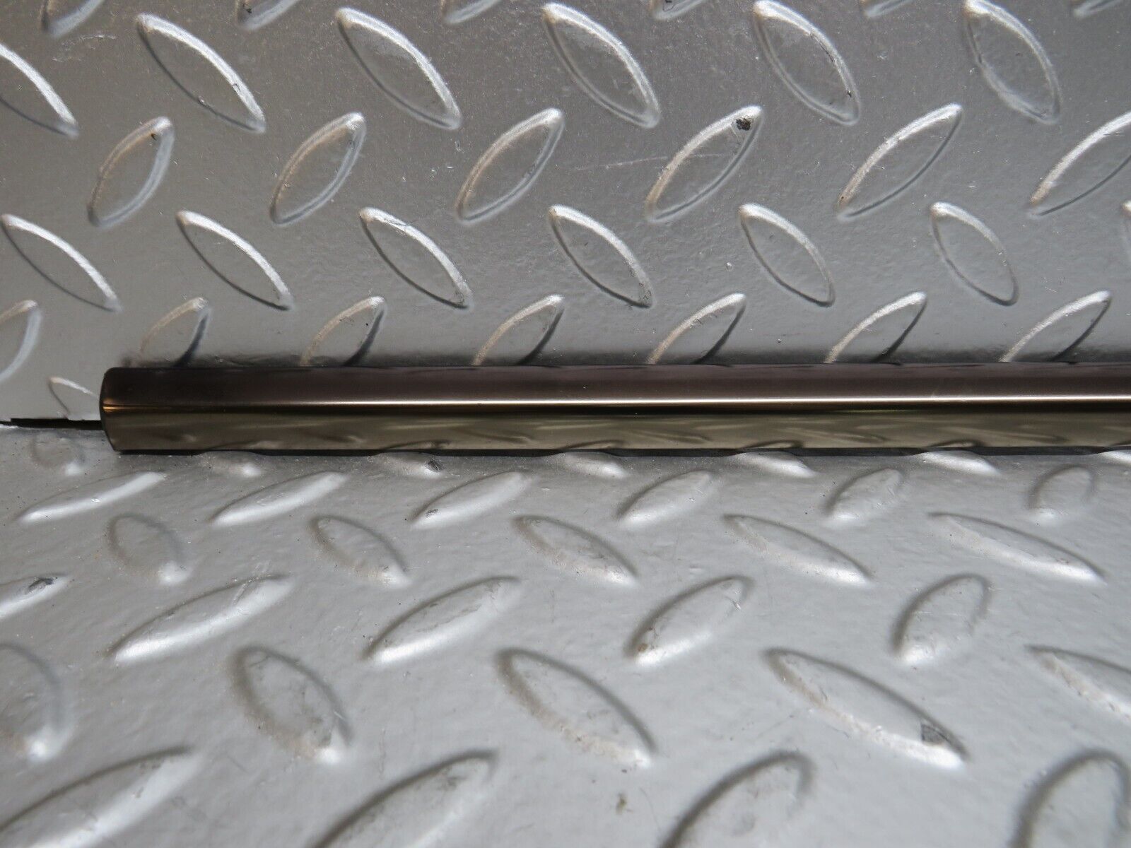 29001 Mercedes-Benz C124 320CE Coupe Front Right Door Chrome Trim