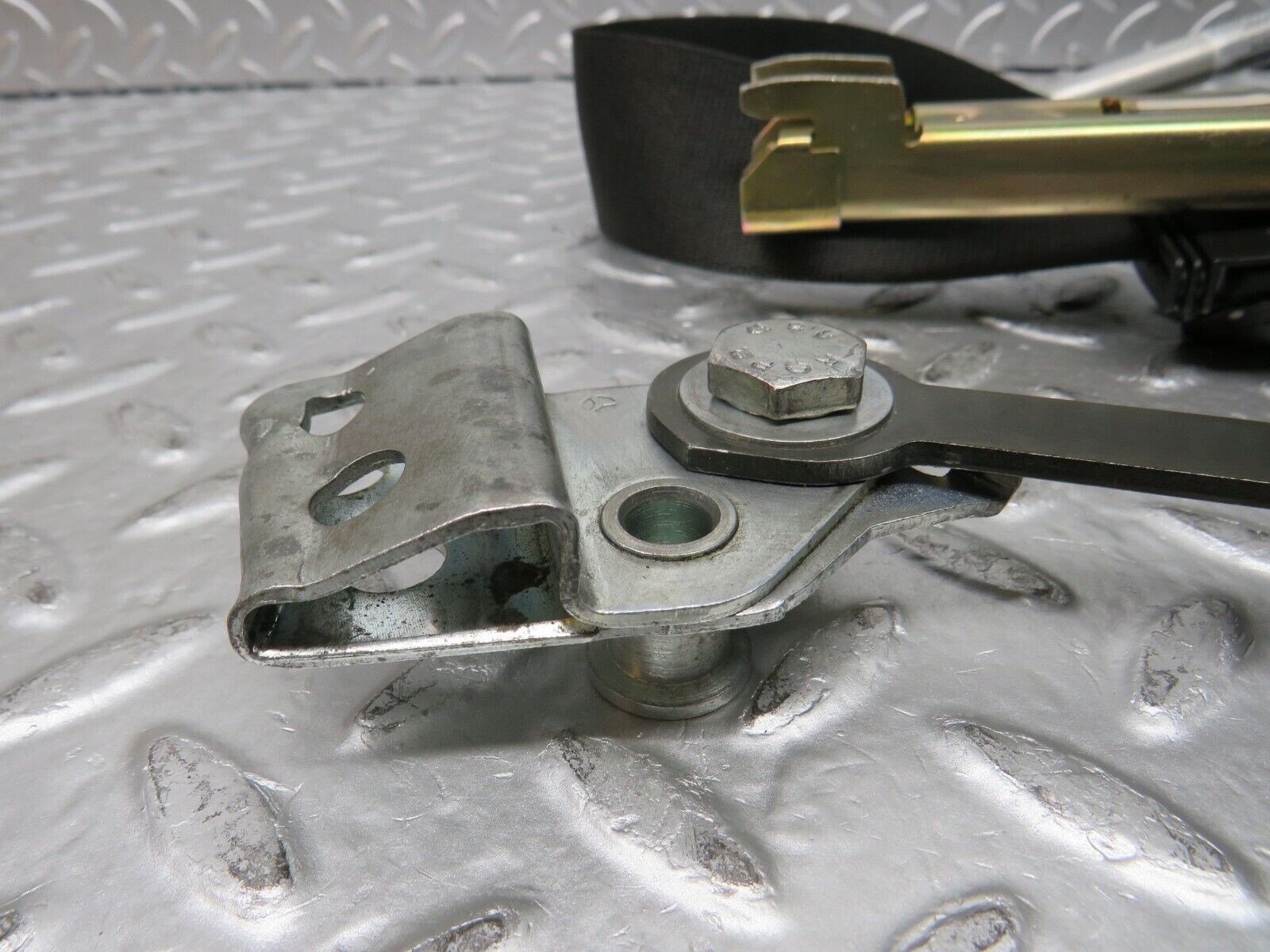 30559 Mercedes-Benz W124 230E Front Left Seat Belt With Buckle 1248600586