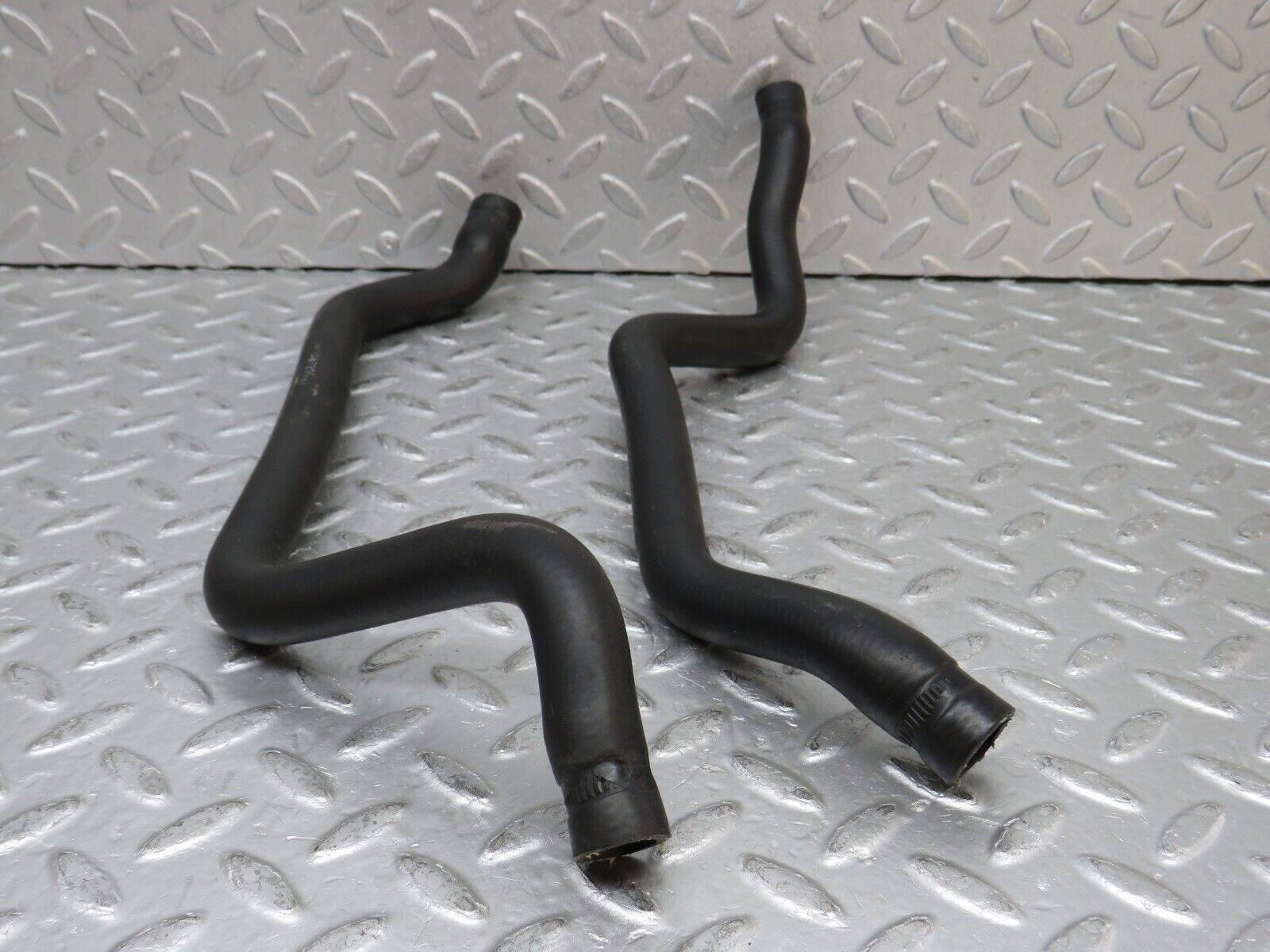 37975 Mercedes-Benz A124 320E Cabriolet Heater Hose Pipe Pair 1248327093