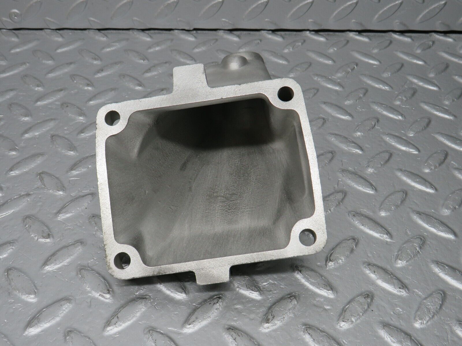 39427 Mercedes-Benz R129 320SL Coupe Engine Mount Bracket Left Side 1042230404