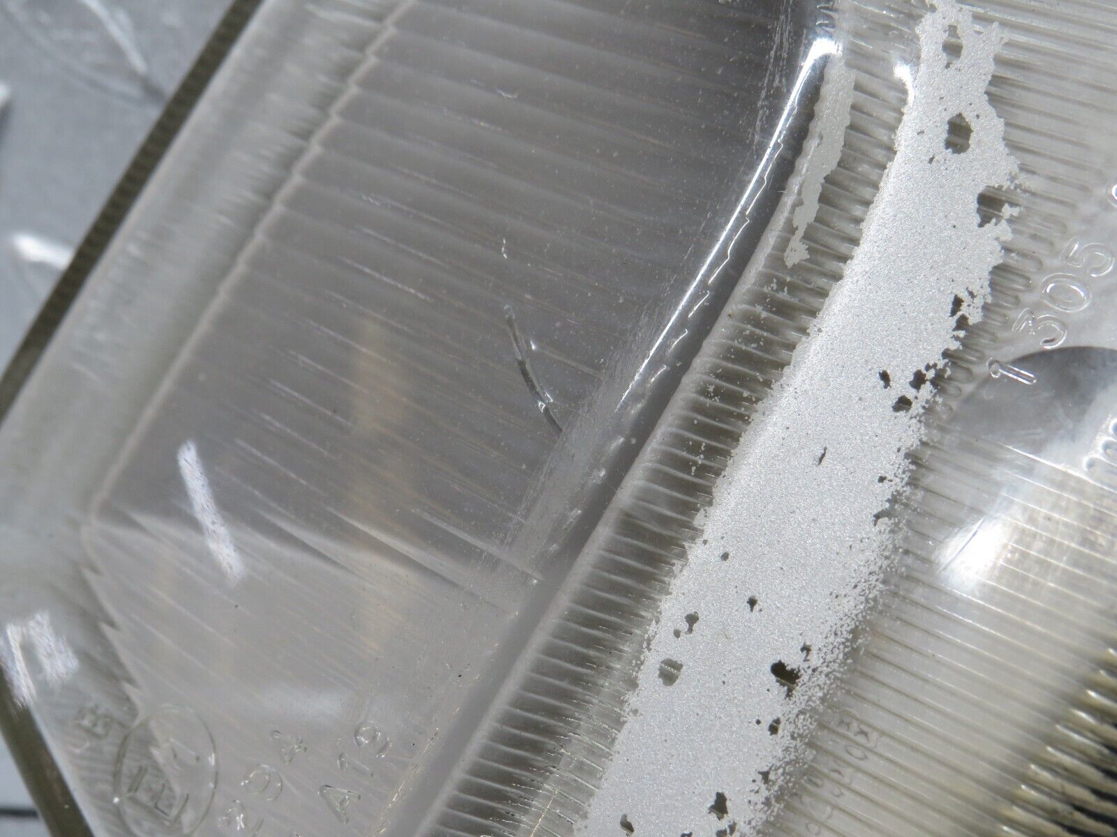 39611 Mercedes-Benz R129 320SL Coupe Front Left Fog Light Bosch 1305621696 1305230160 1305219028