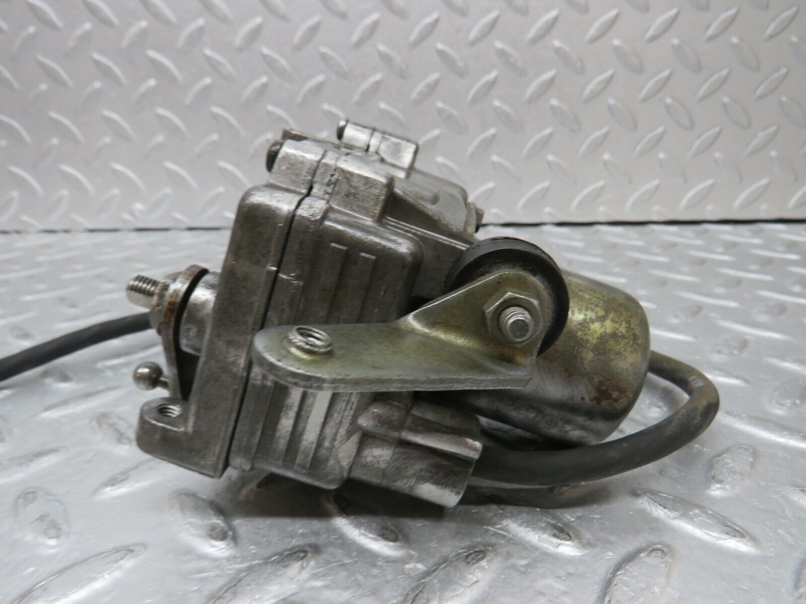 37117 Mercedes-Benz C126 420SEC Coupe Cruise Control Actuator VDO 0025458632