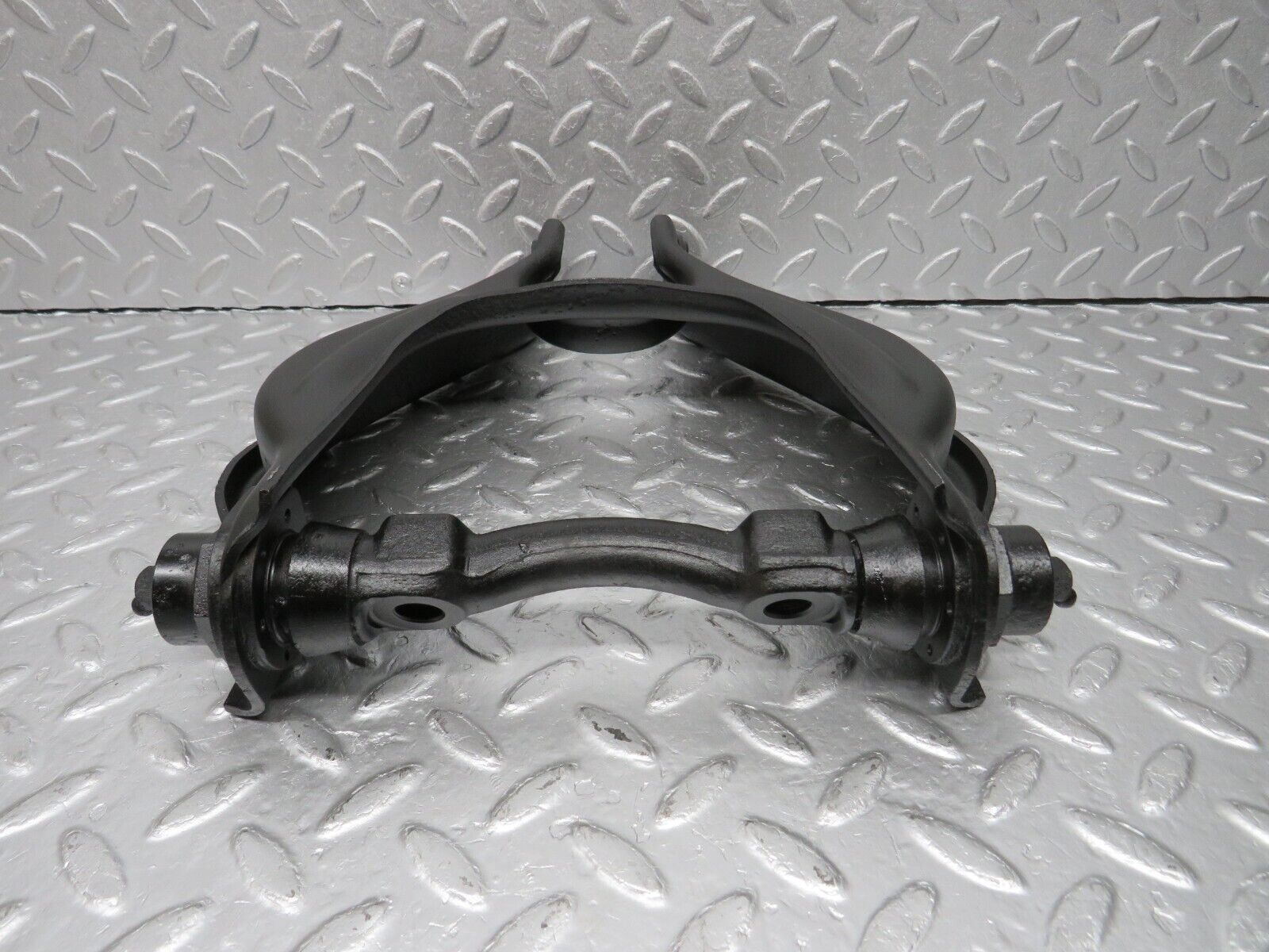 40387 Mercedes-Benz W110 230 Front Right Upper Control Arm