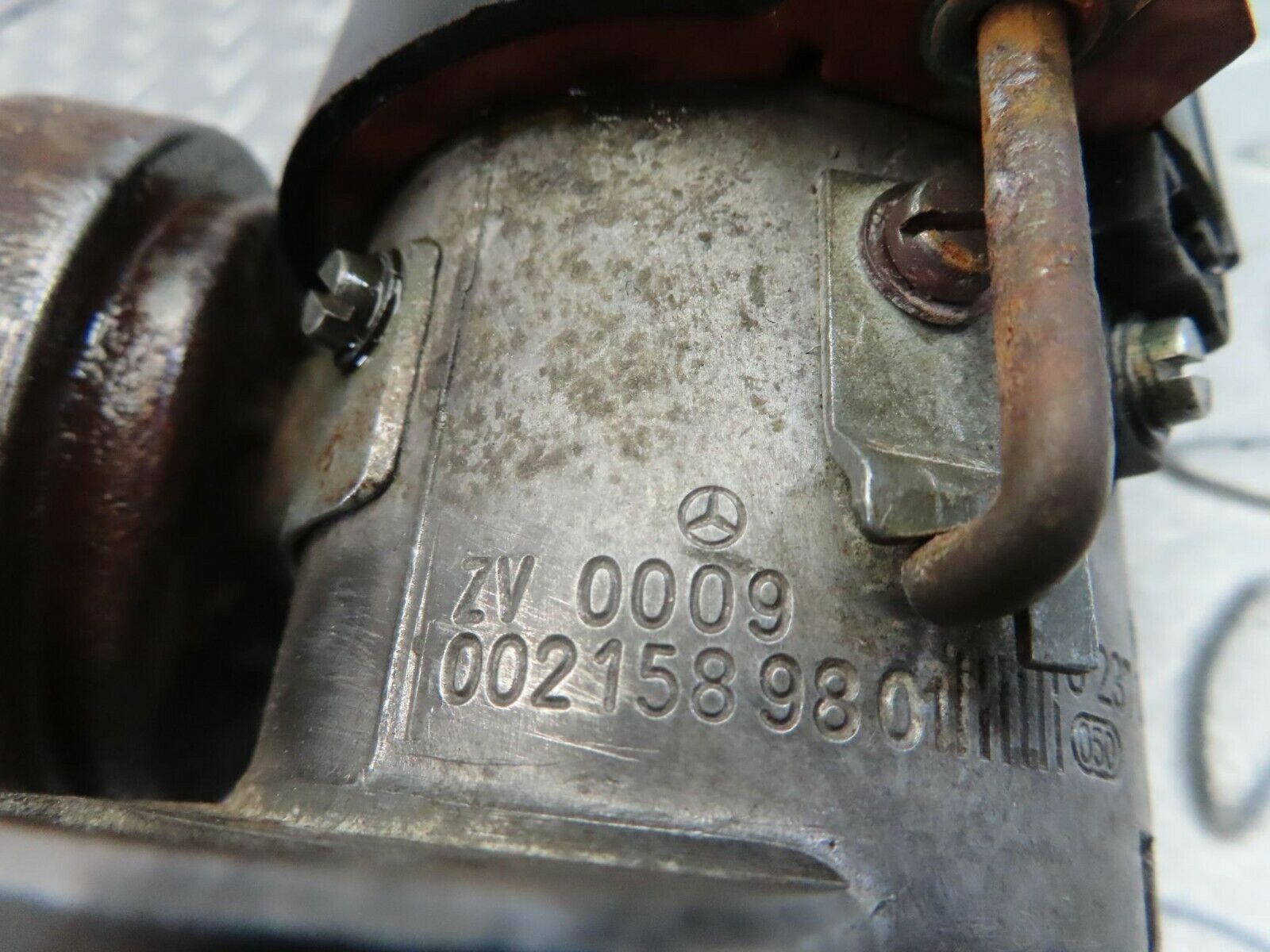 7549 Mercedes-Benz S123 230TE Ignition Distributor Bosch 0021589801