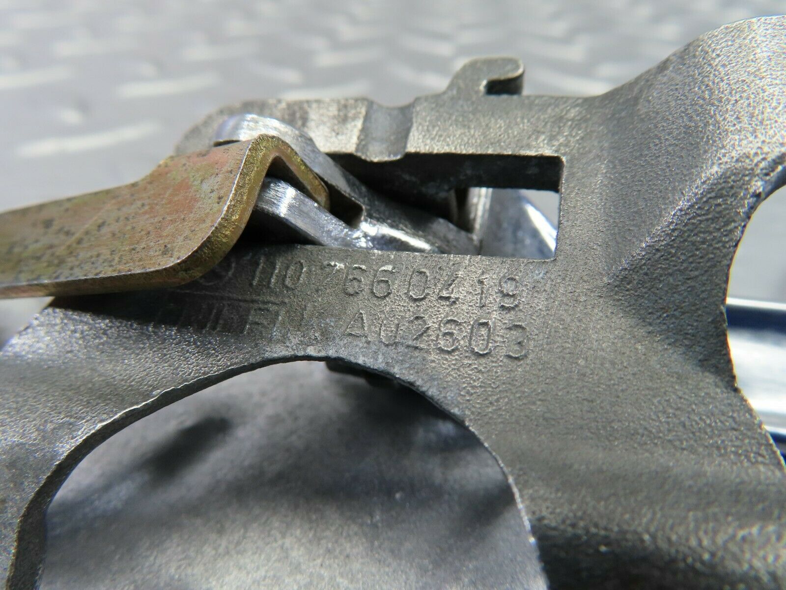 7848 Mercedes-Benz W115 220D Right Interior Door Handle Chrome 1107660419