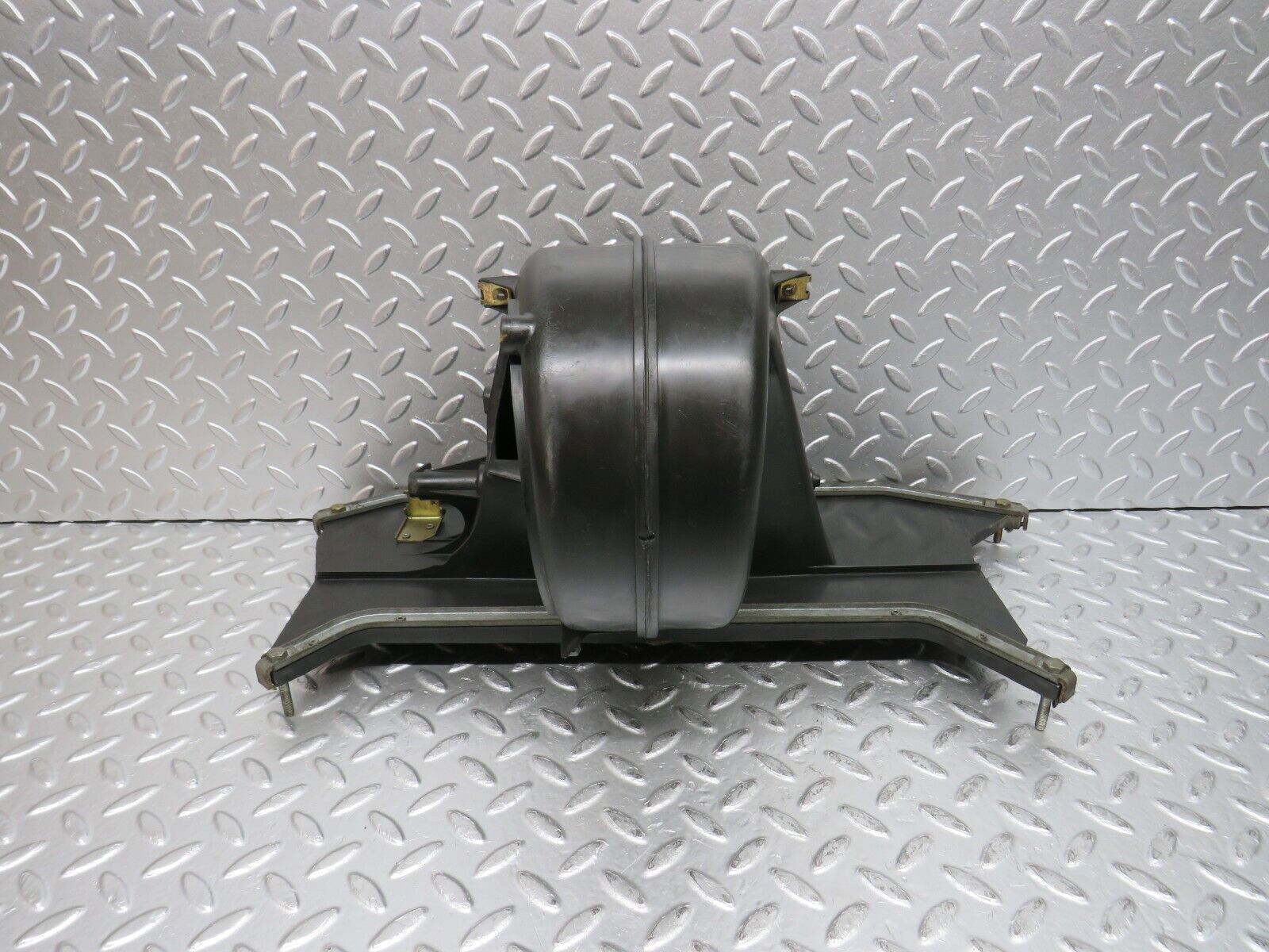 31647 Mercedes-Benz W201 190LE 1.8L Heater Blower Housing Behr 91.484.52.017