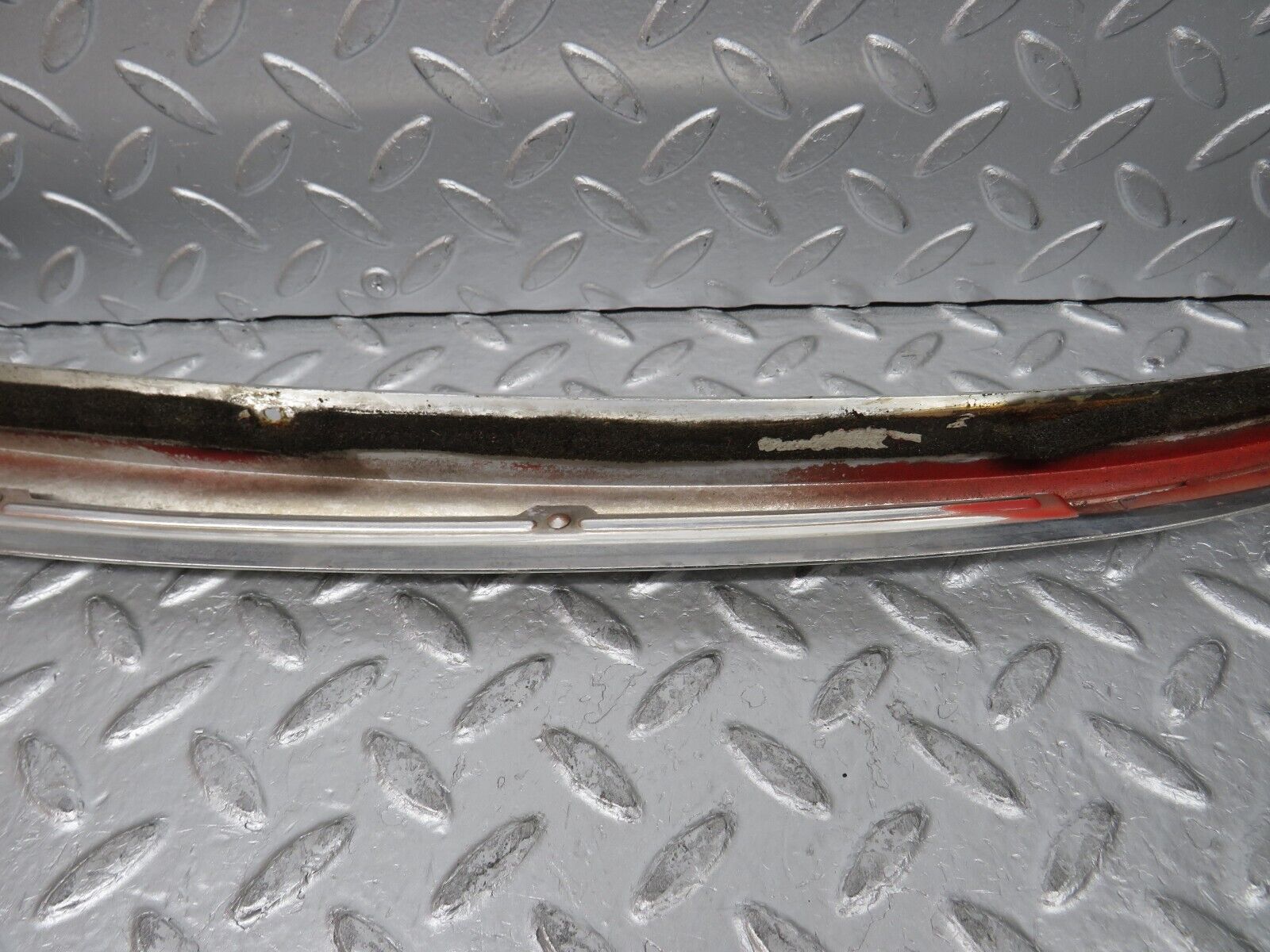0084 Mercedes-Benz W116 350SE Roof Chrome Moulding Trim Right Side