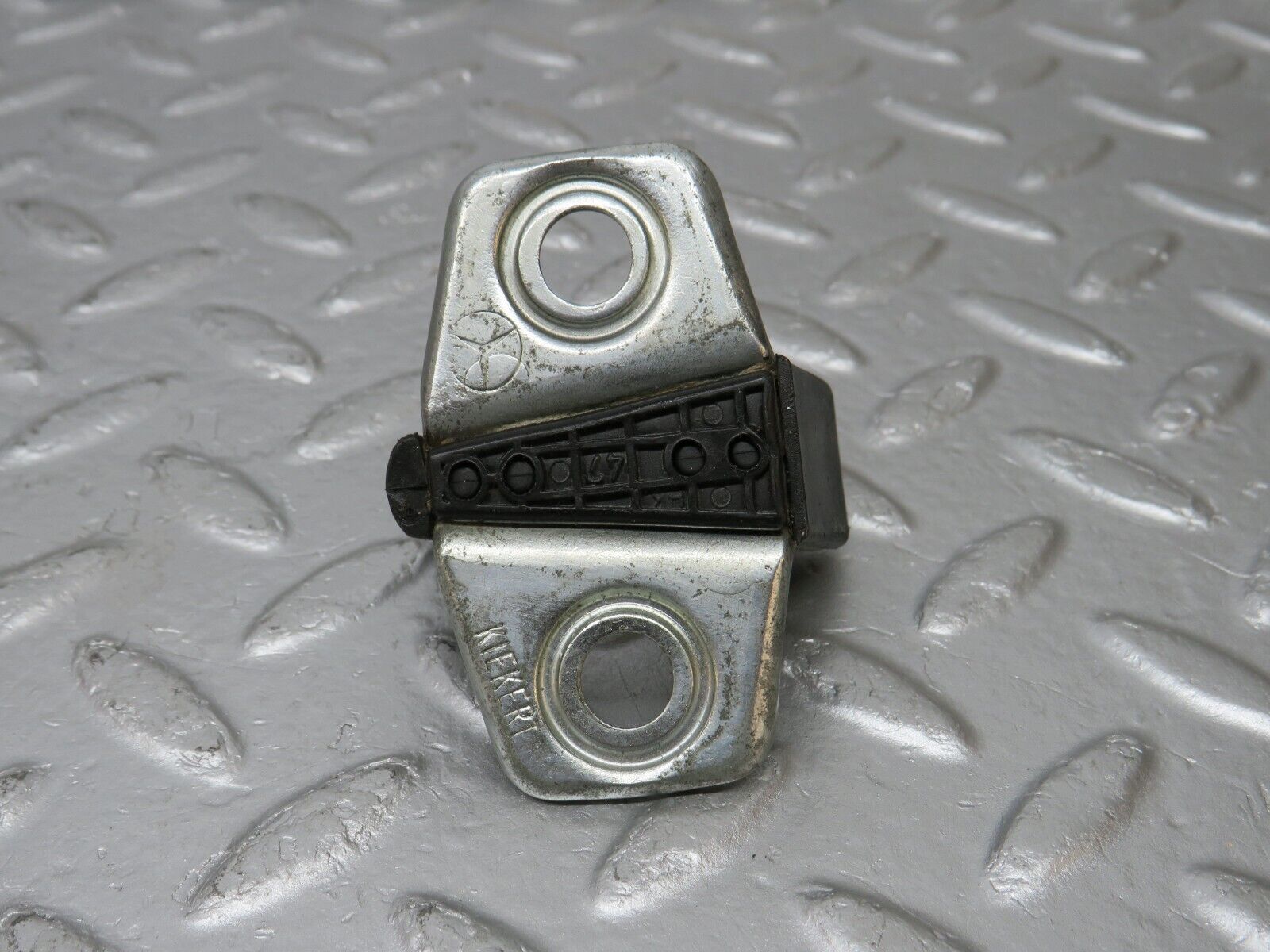 39510 Mercedes-Benz R129 320SL Coupe Door Lock Latch