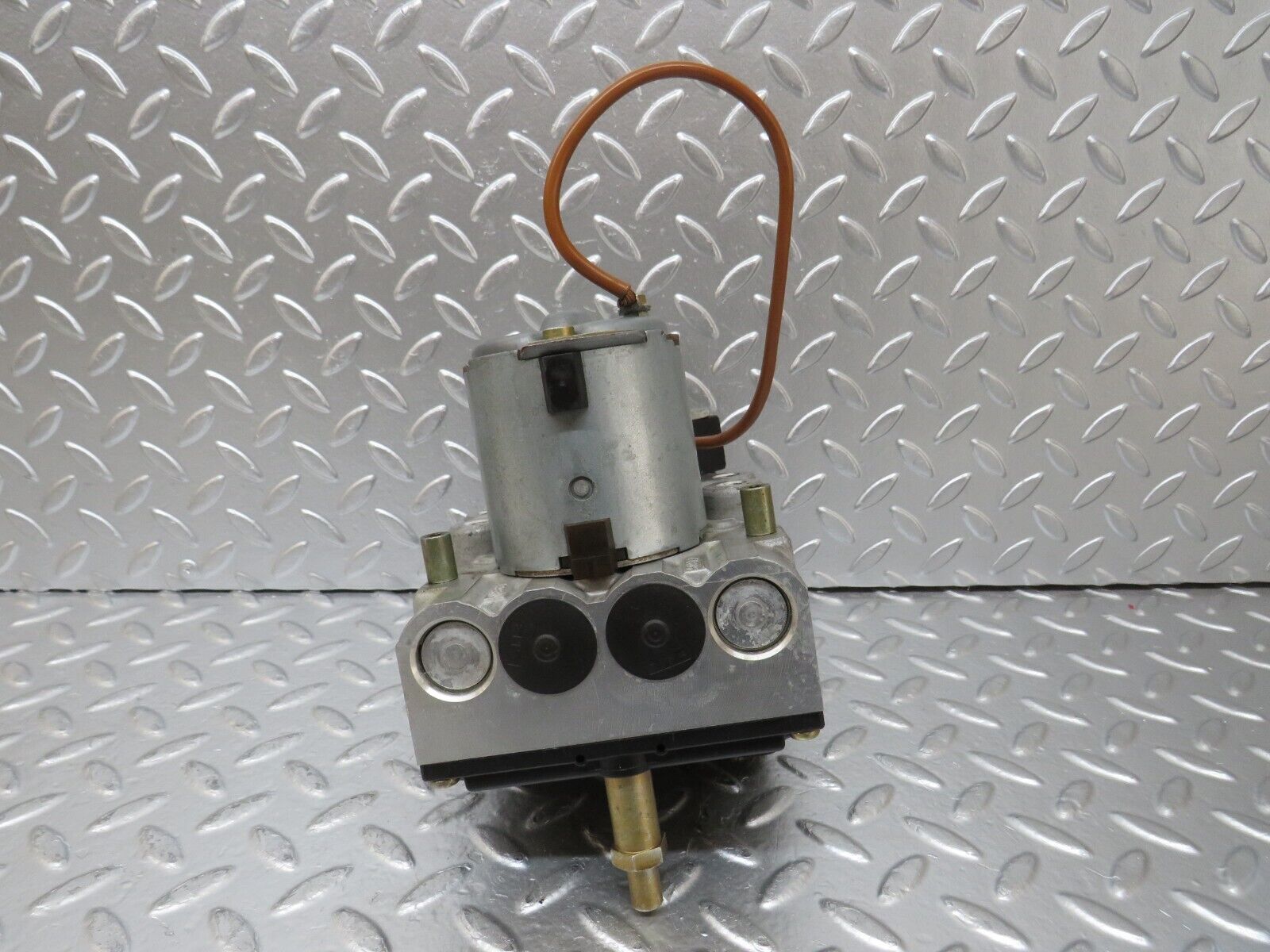 24937 Mercedes-Benz W140 S320 ABS Pump Bosch 0130108057