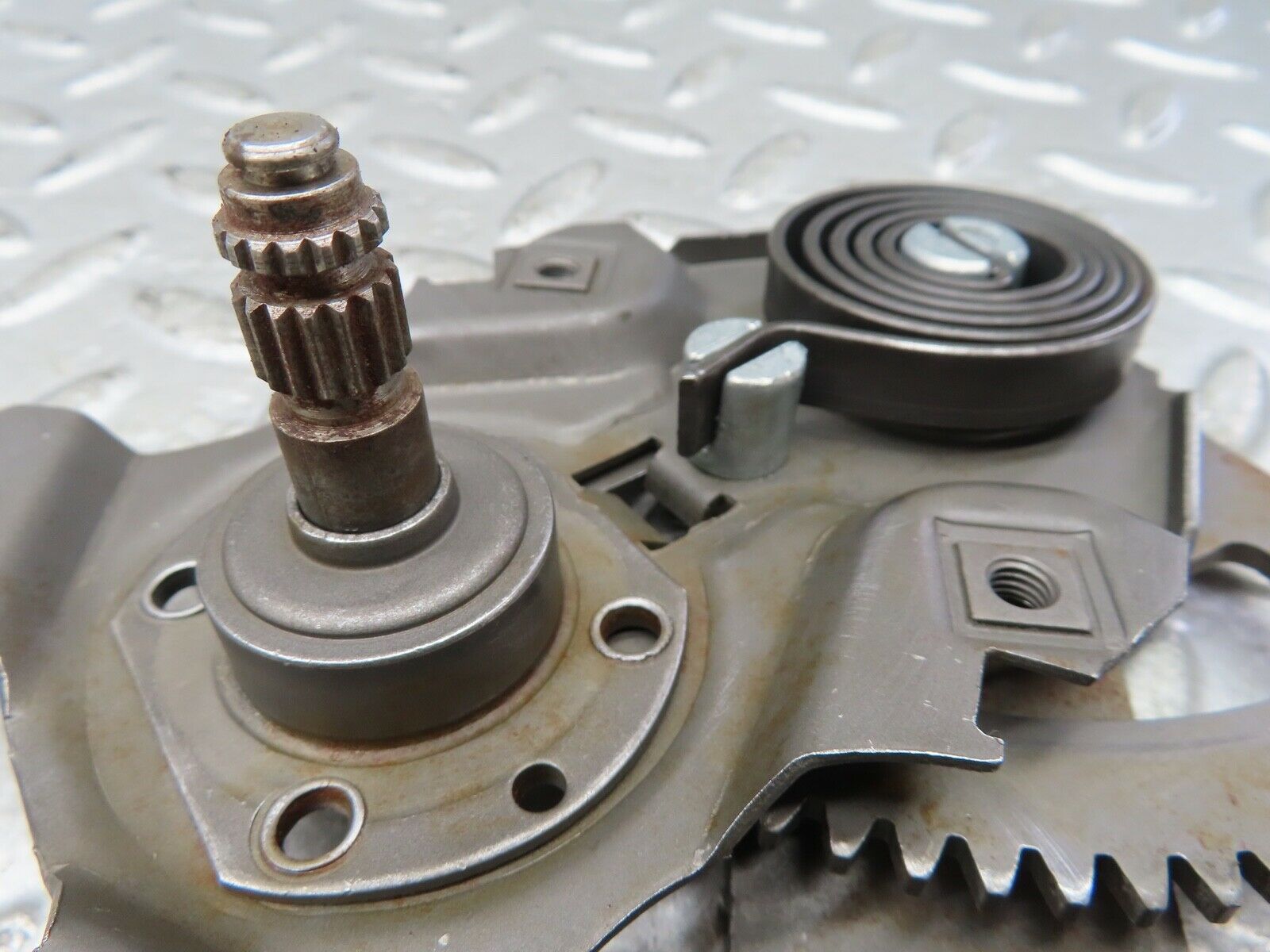 19235 Mercedes-Benz W123 300D Rear Left Manual Window Regulator